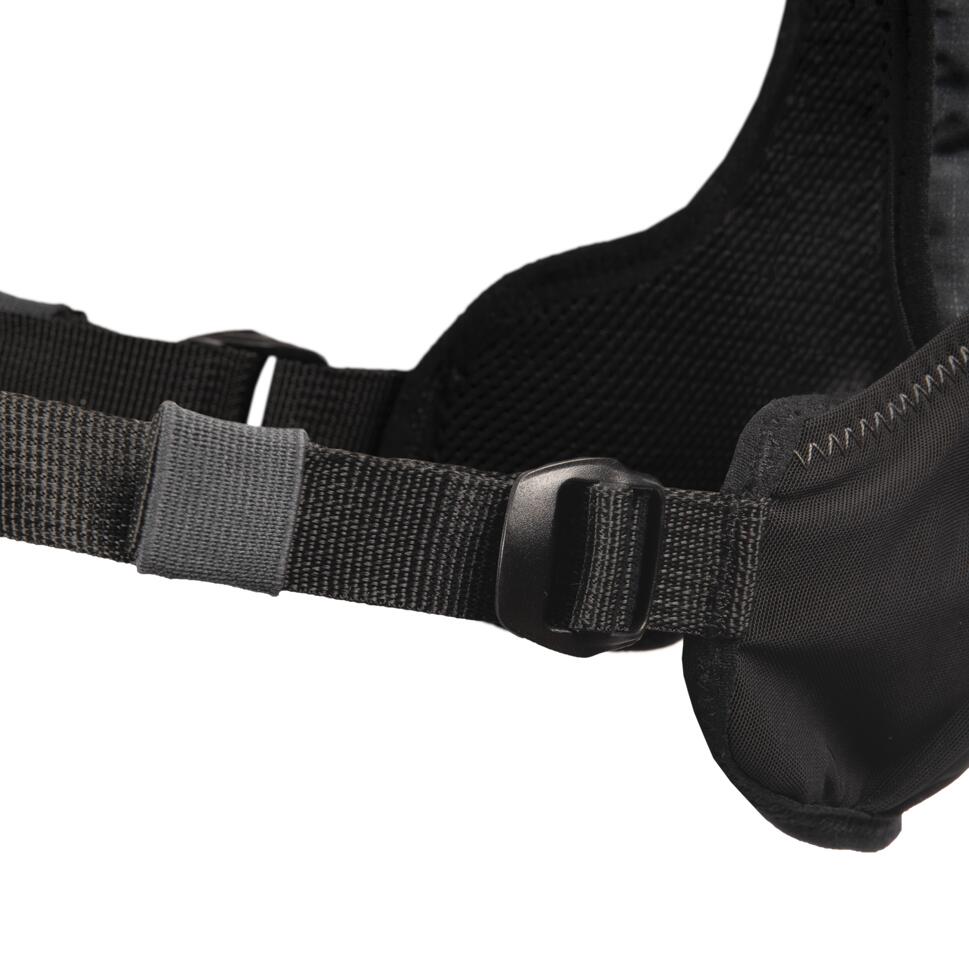 UNISEX 5L BLACK TRAIL RUNNING BAG SOLD WITH 1L WATER BLADDER EVADICT Decathlon