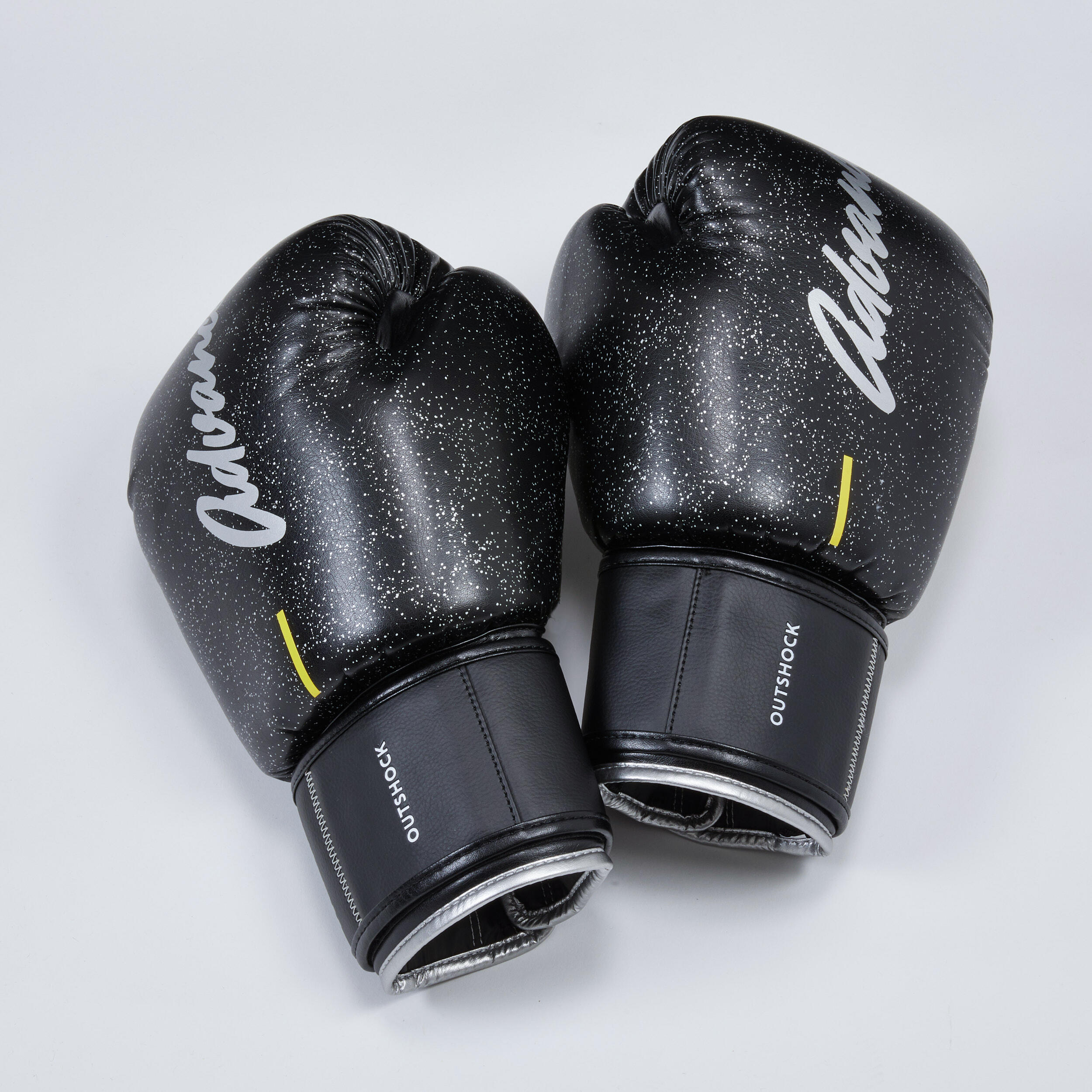 Muay Thai -  OUTSHOCK グローブ シンガー Kickboxing/Muay Thai Gloves for Intermediate Boxers - Black