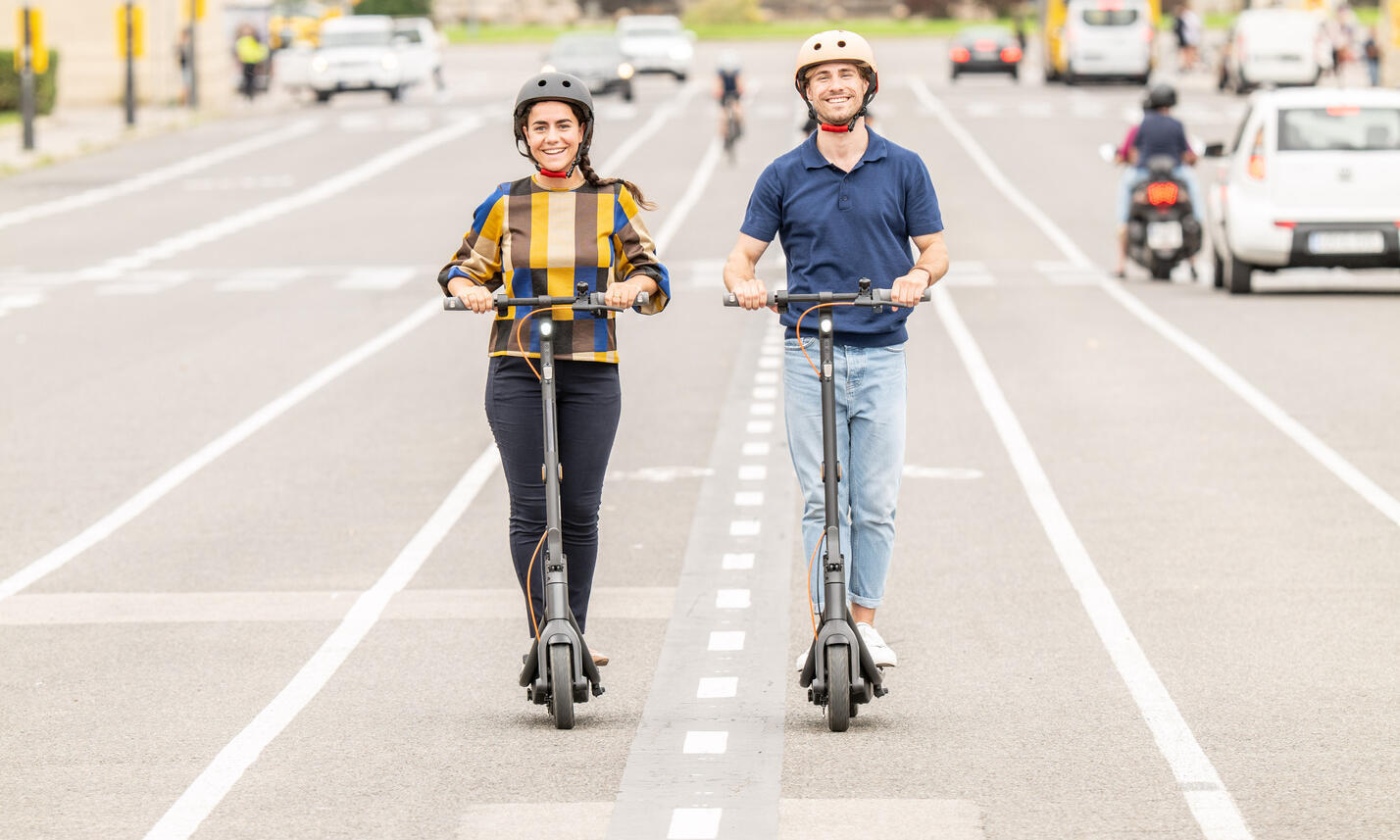 WARTUNG UND REPARATUR DES SCOOTERS