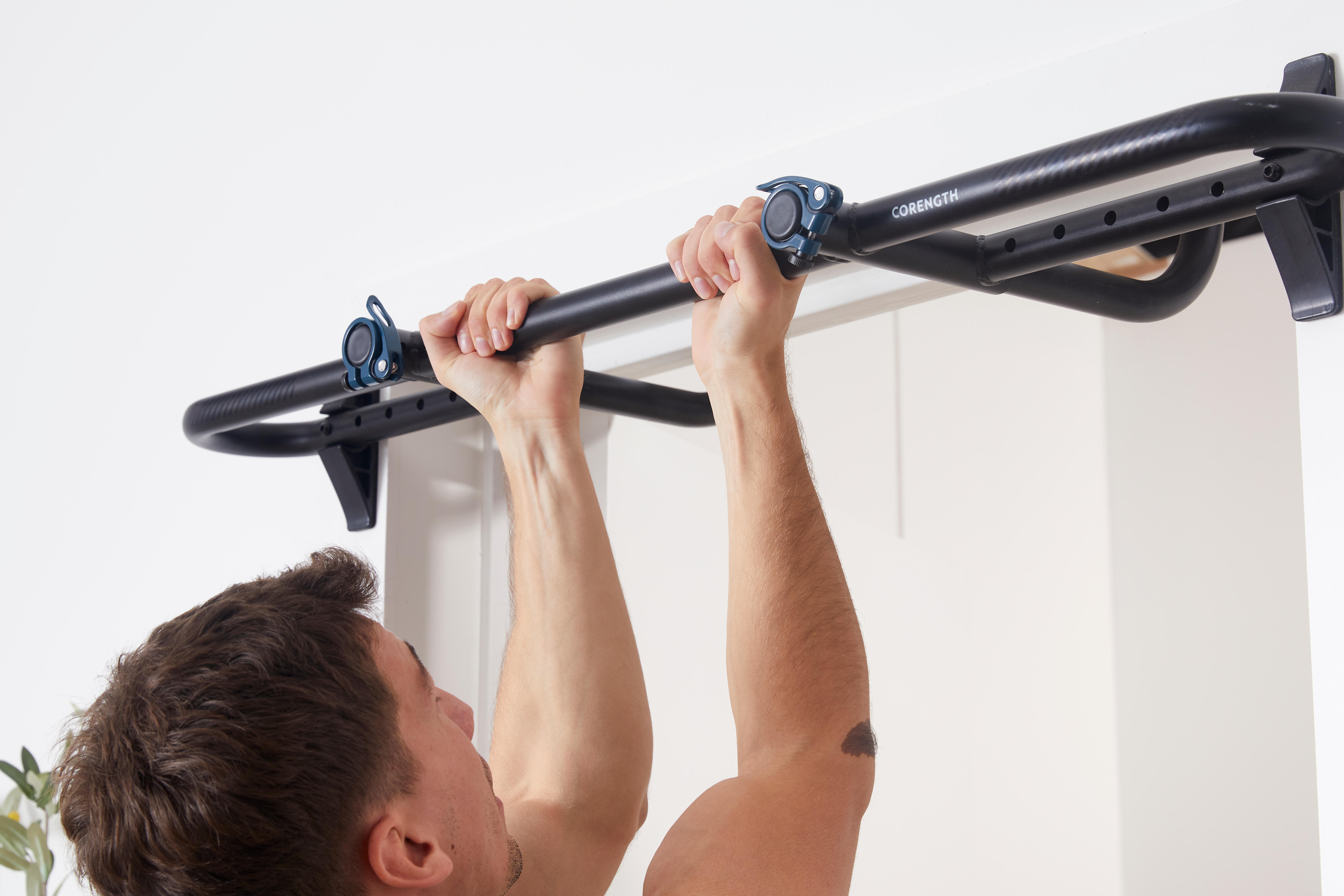 No Screw Doorway Weight Training Pull Up Bar Decathlon