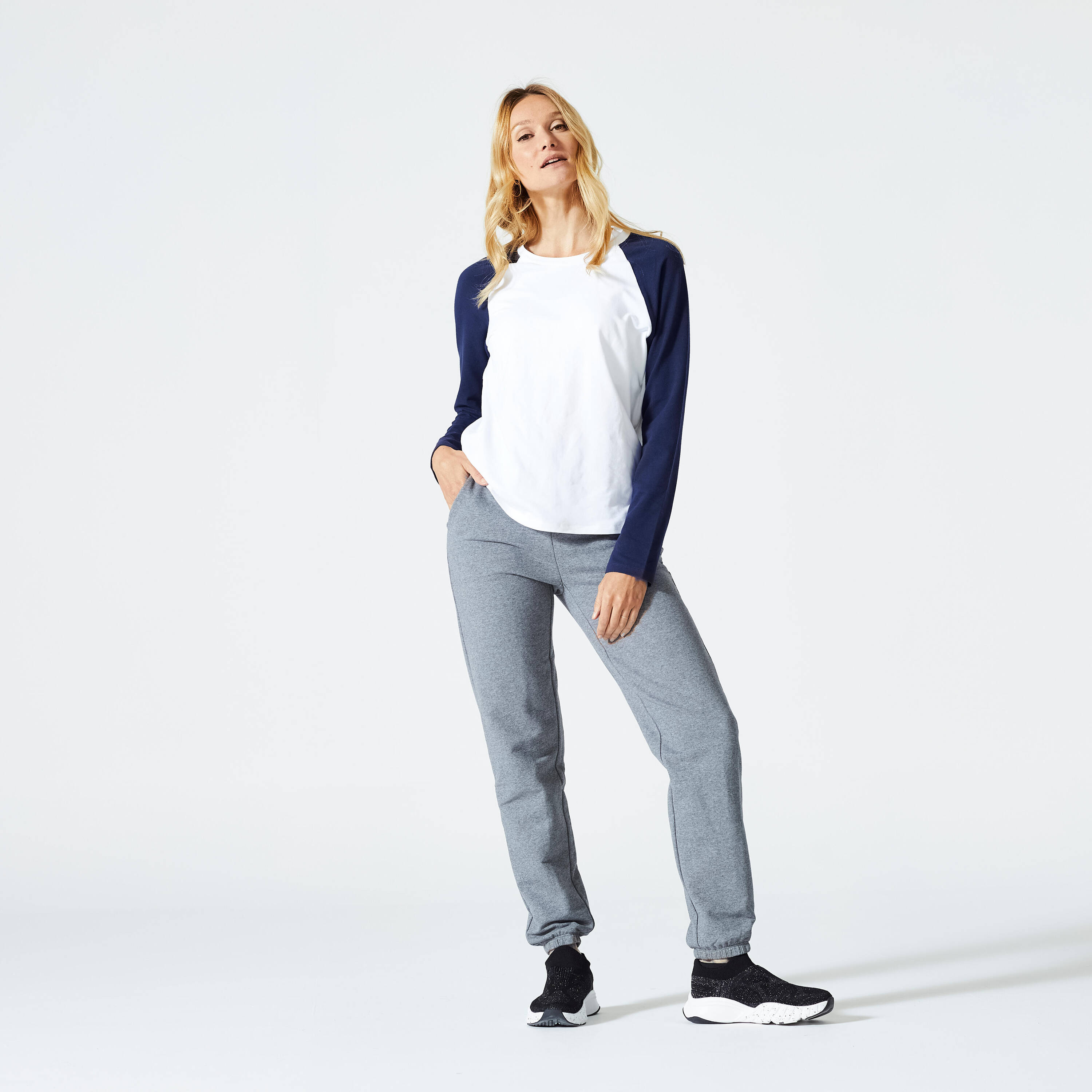 Women's Slim Fitness Jogging Bottoms 500 - Grey -  1