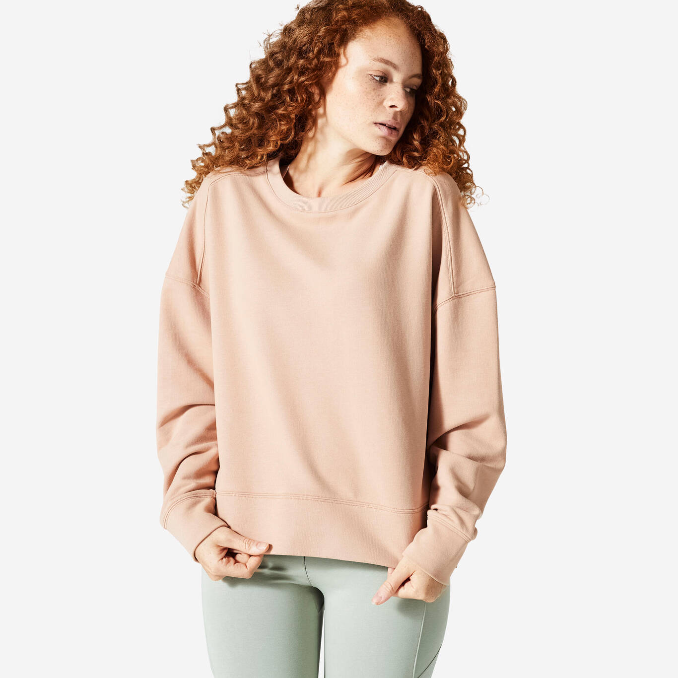 Sweatshirt Fitness Longgar Wanita 120 - Powdered Beige