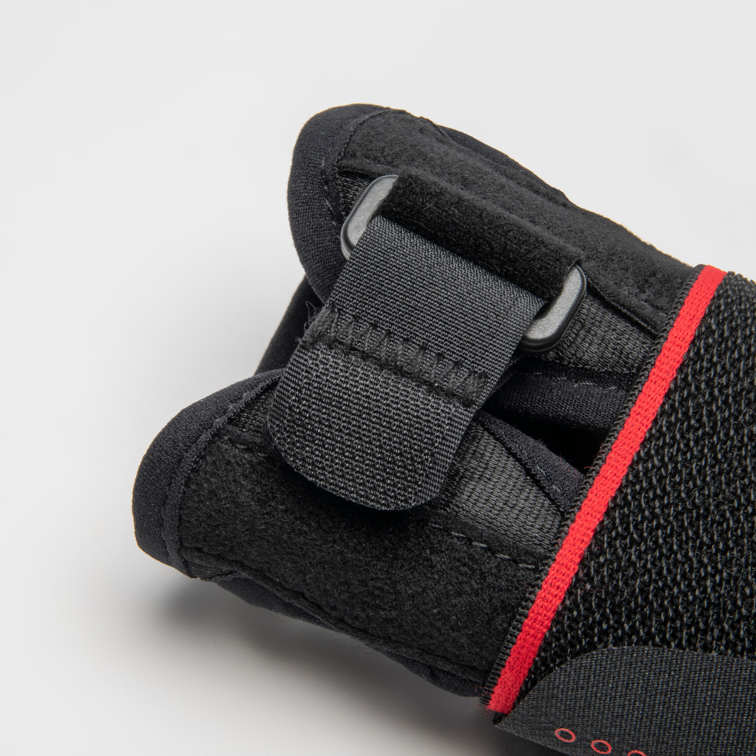 Adult Left/Right Wrist Support Strap R900 - Black 6/7