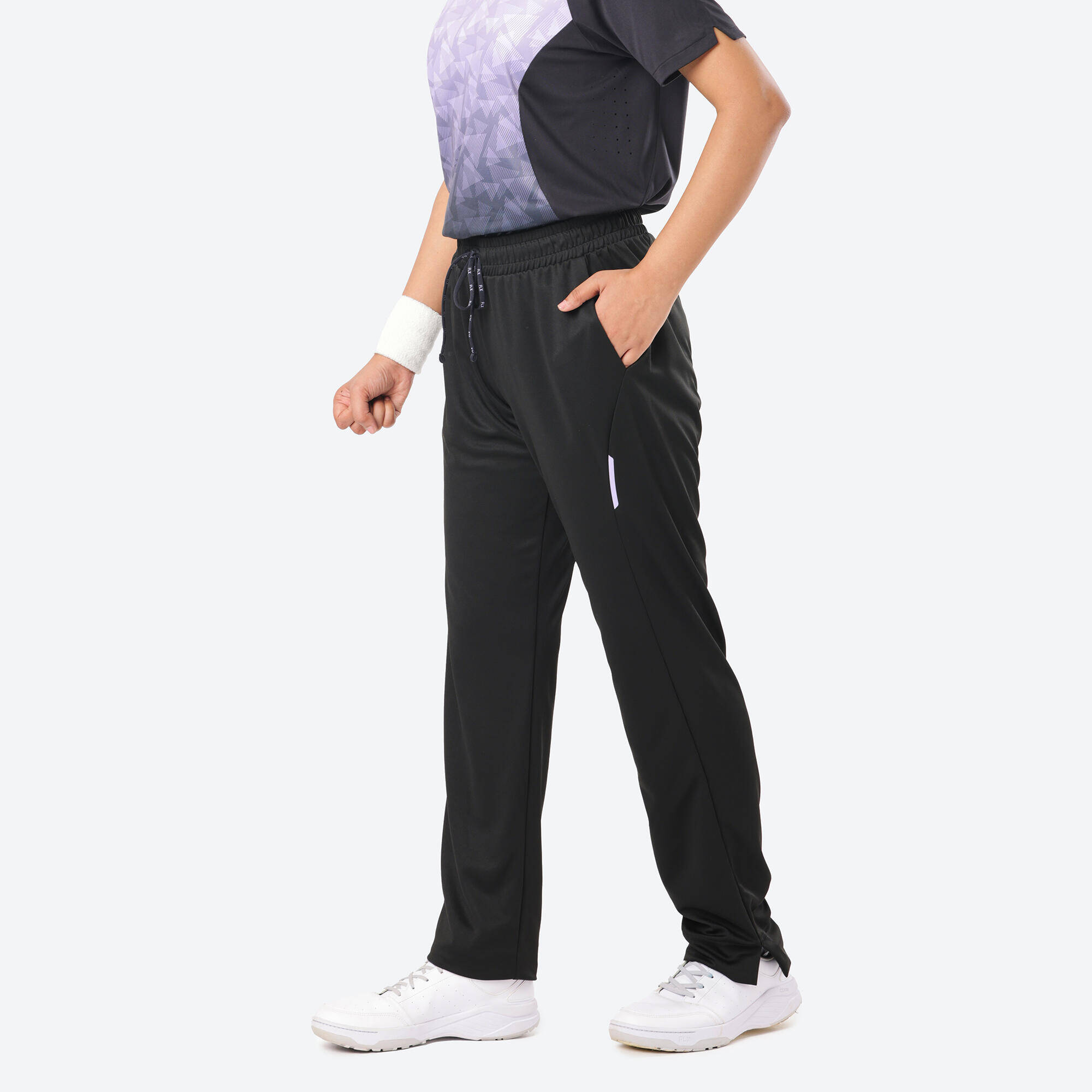 Women Cricket Trackpants Lightweight & Comfortable WCTS500 - Black -  1
