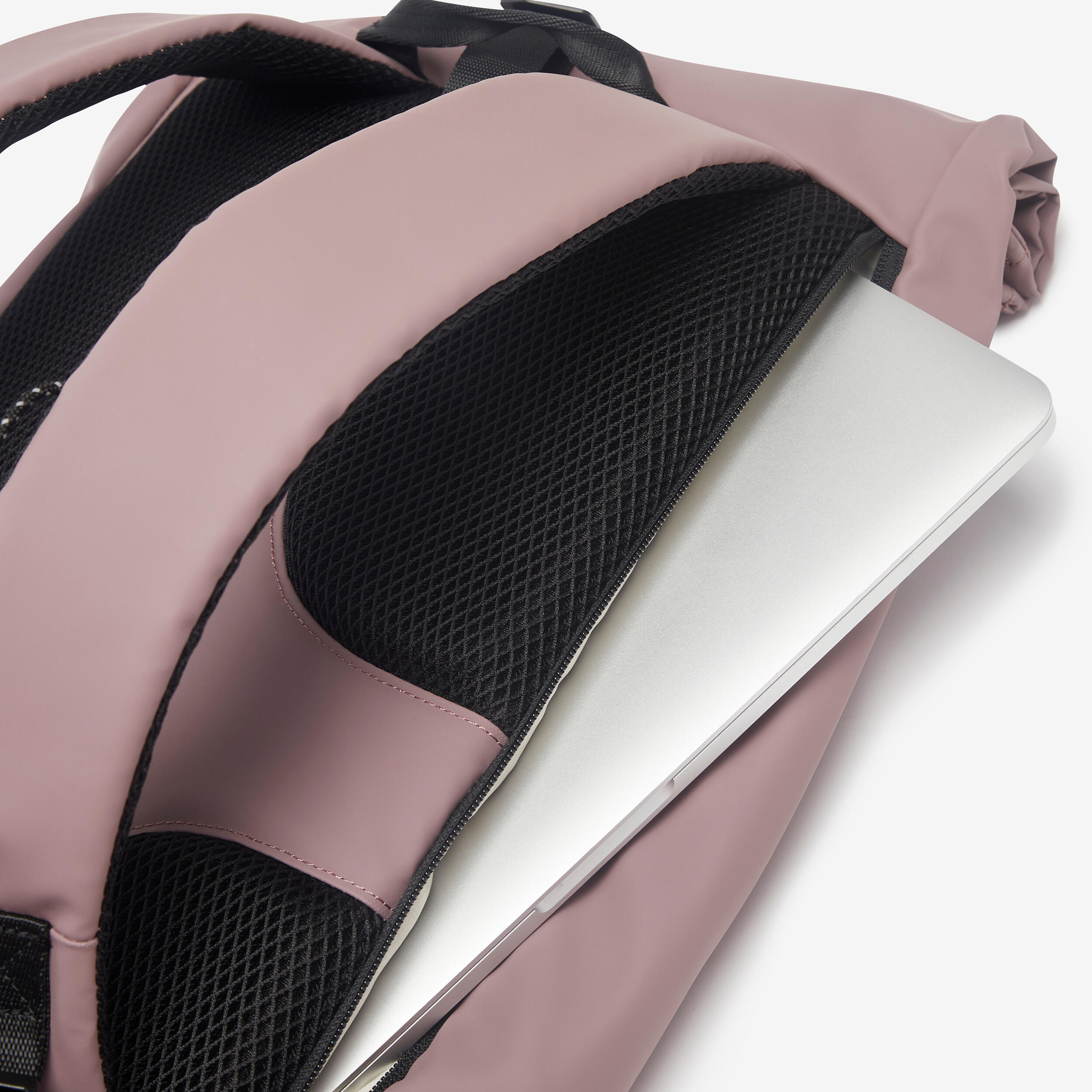 Mochila Caminar Ciudad Activ MBLTY Brooklyn 27 l + Fiambrera Rosa 6/9