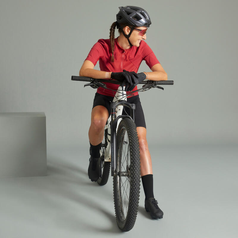Réinventer les tenues de VTT pour les femmes