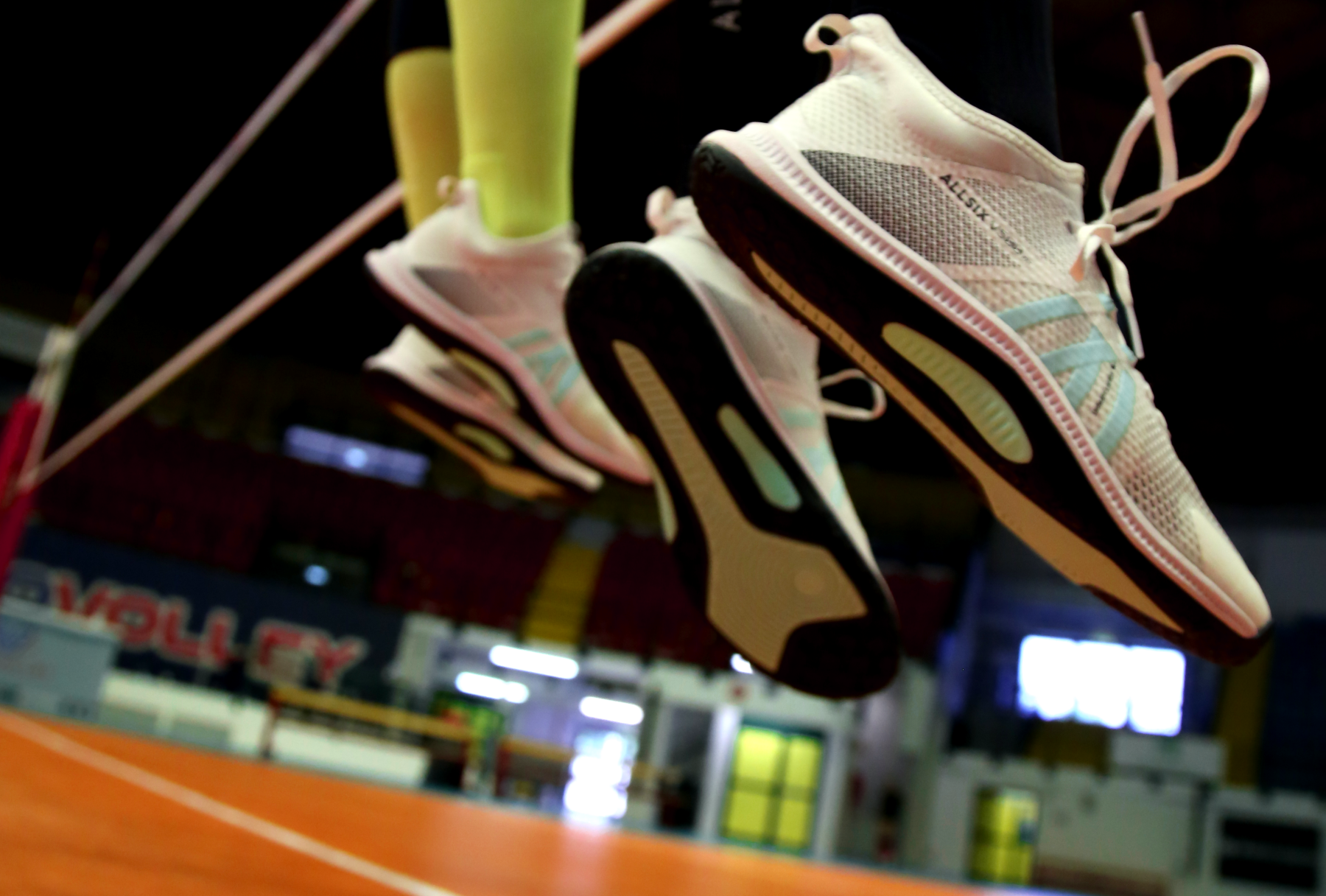 como escolher o seu calçado de voleibol?
