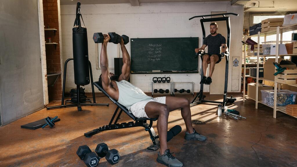 Fitness stroje a vybavenie