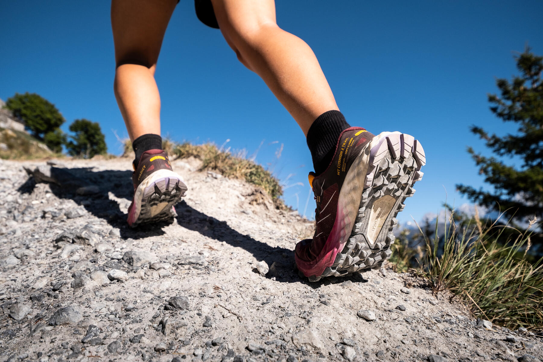 mulher a praticar trail running