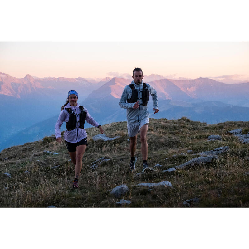 SAC TRAIL RUNNING 10L MIXTE NOIR - VENDU AVEC POCHE À EAU 1L