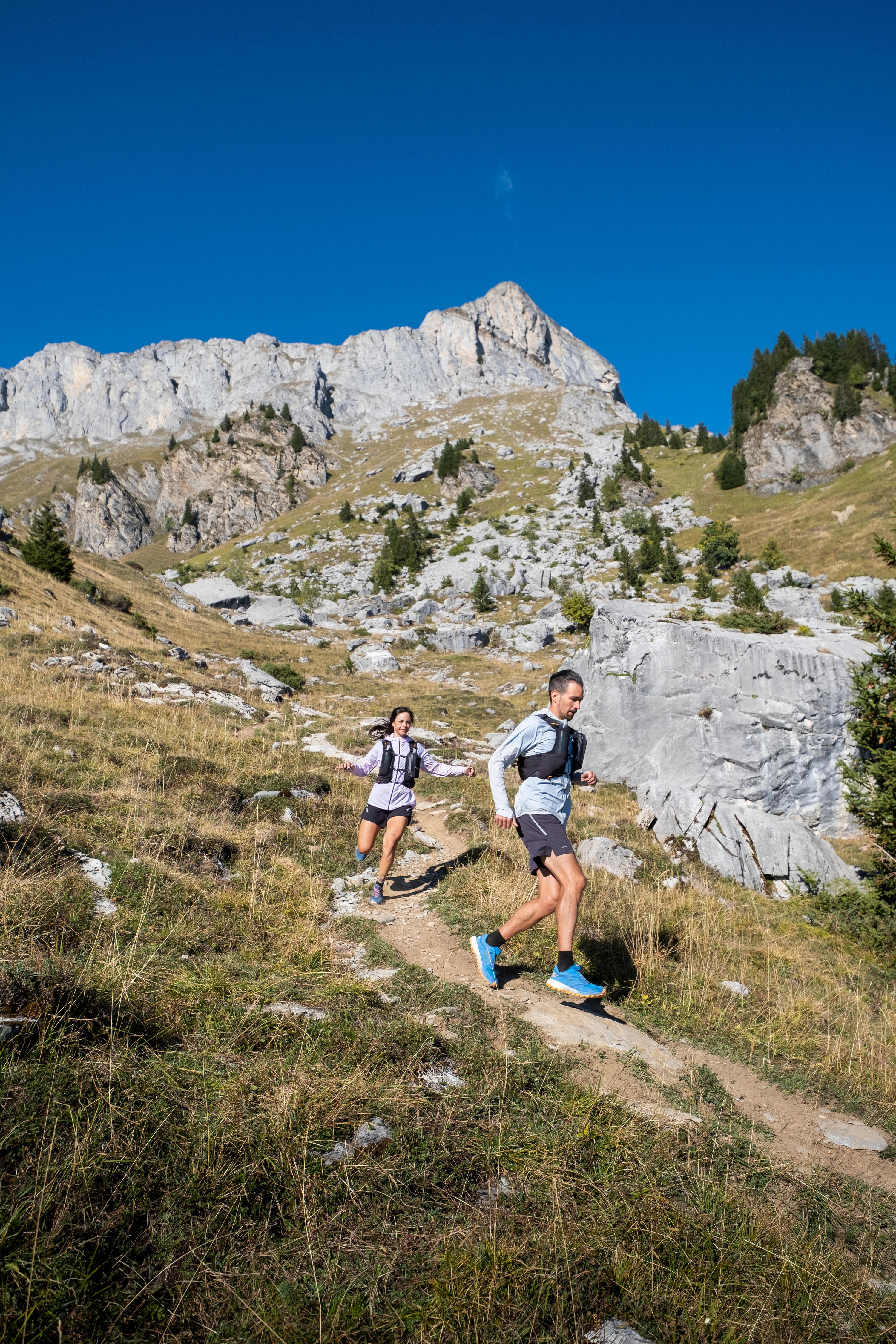 Laufshorts Trailrunning Herren - Run 900 Ultra dunkelgrau 12/20