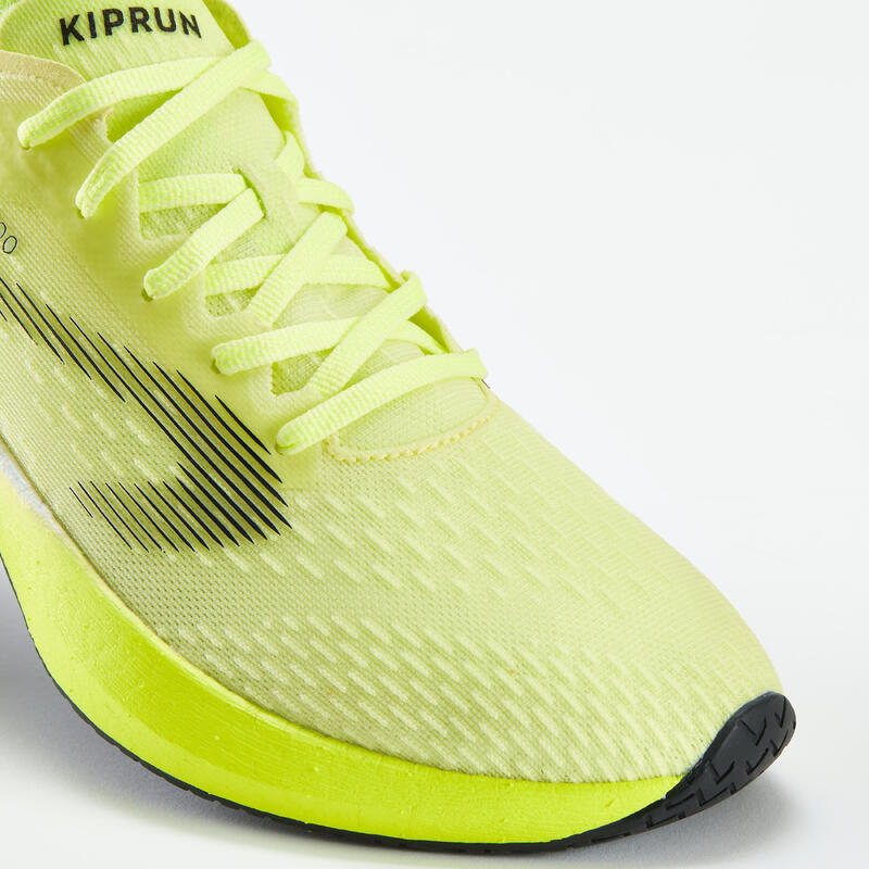 Zapatillas running Hombre - KIPRUN KD900 amarillo