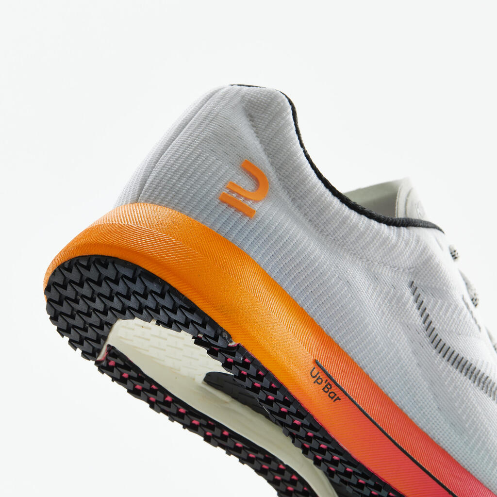 Vīriešu skriešanas apavi “Kiprun KD 800”, balti/oranži/rozā