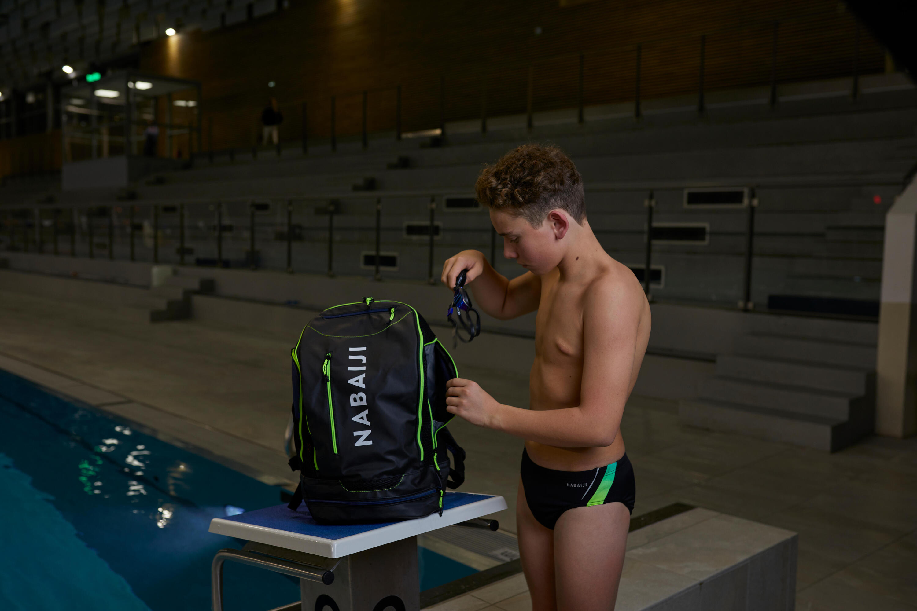 Boys' swimming briefs 900 yoke grad green 16/16