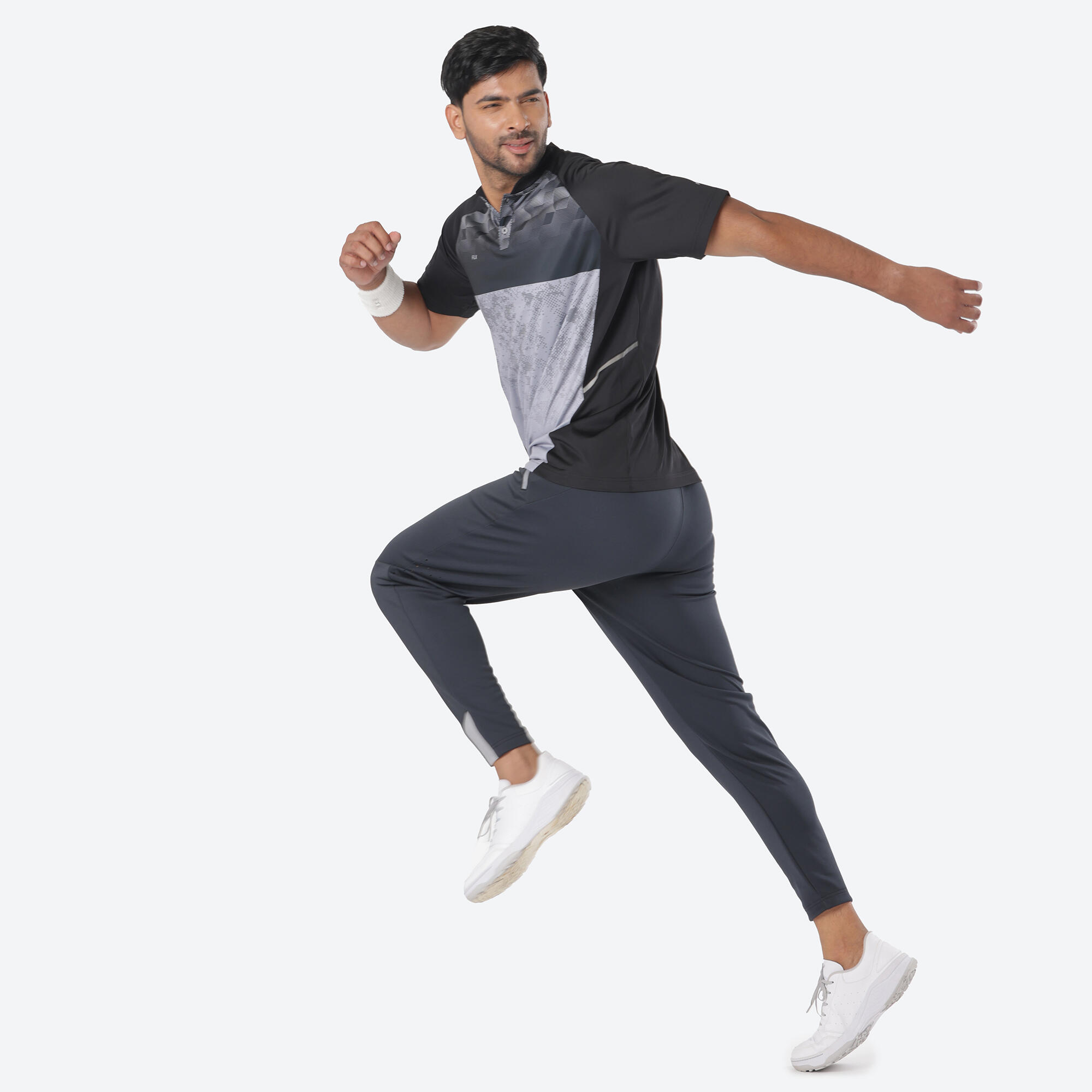 Buy Men's Cricket Taper Fit Trackpants TP 900, Black Online | Decathlon