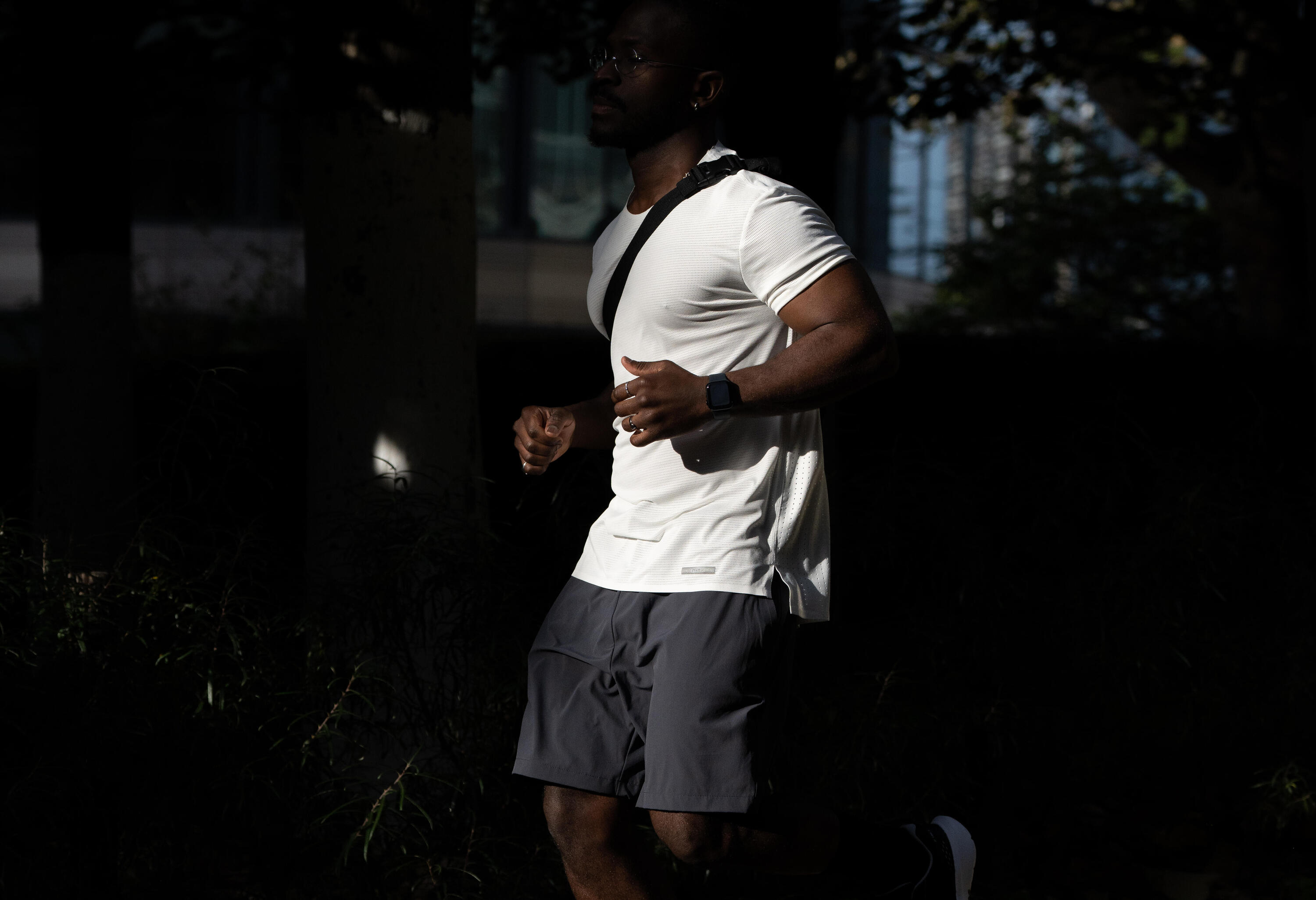 Men's Breathable Running Shorts - Dry 900 Grey 3/5