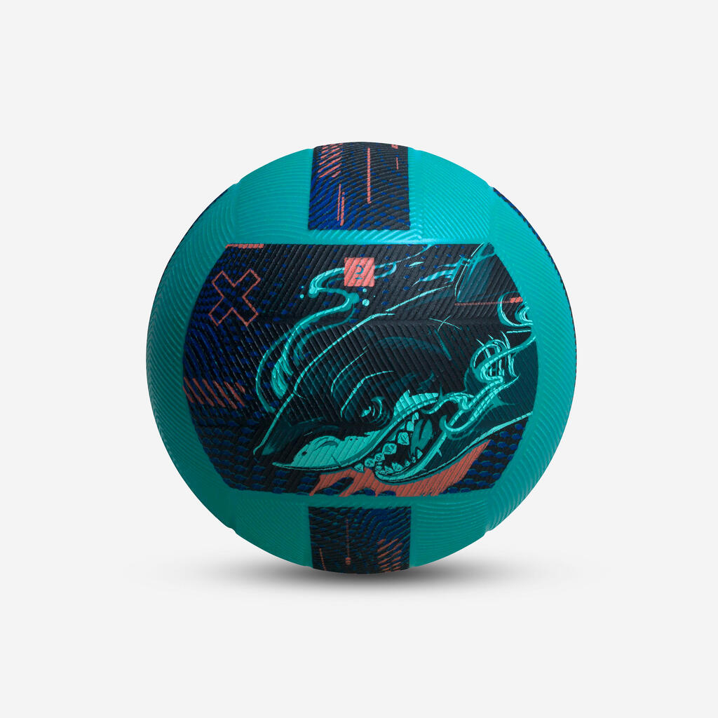 Mažas mėlynas baseino kamuolys su ryklio piešiniu