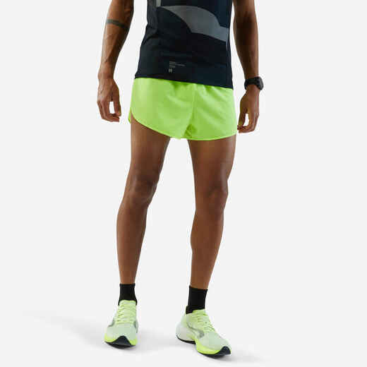 
      KIPRUN SPLIT MEN'S RUNNING SHORTS - YELLOW
  