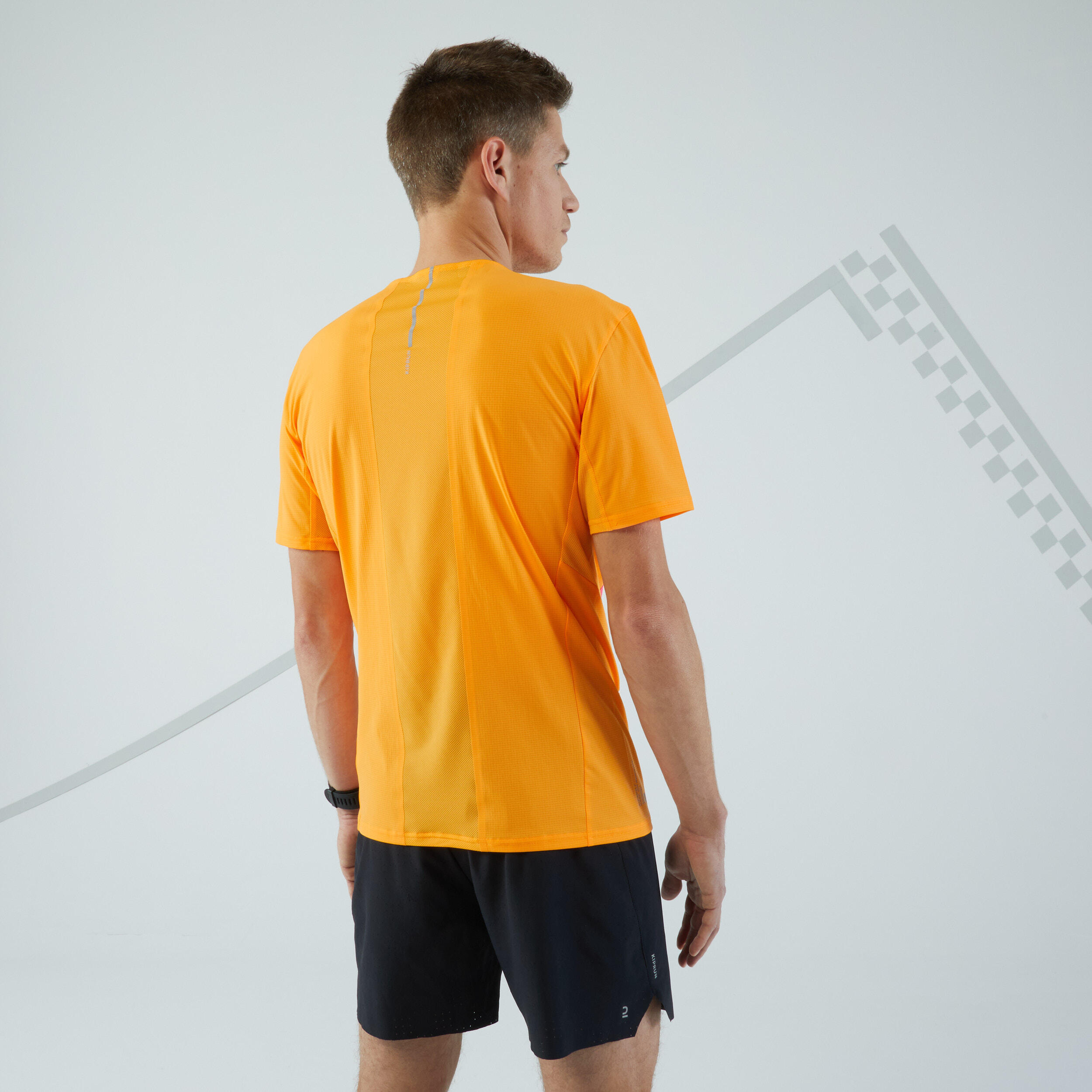 KIPRUN 900 Light Men's Running Breathable T-shirt - Light Mango 3/6