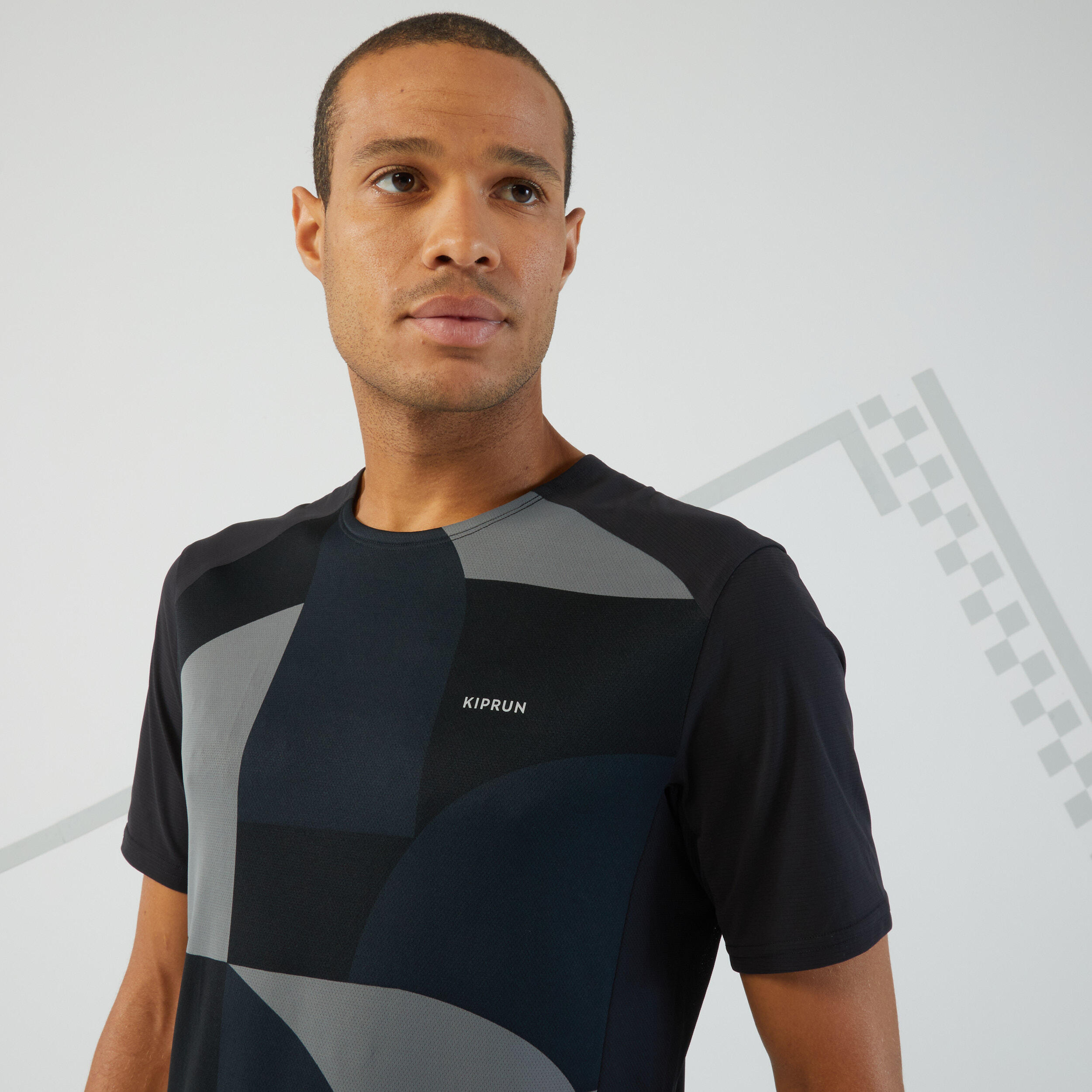 KIPRUN 900 Light Men's Breathable Running T-shirt - Black/Carbon grey 4/6