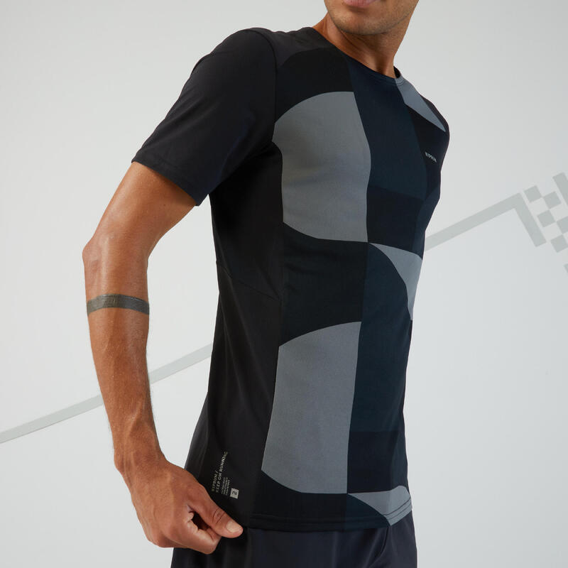 Camiseta de running transpirable Hombre - KIPRUN 900 LIGHT Negro y gris carbono 