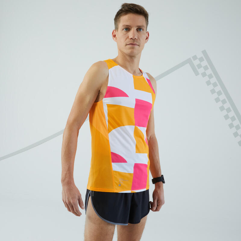 Ademend hardloopsinglet voor heren Light mango oranje golven