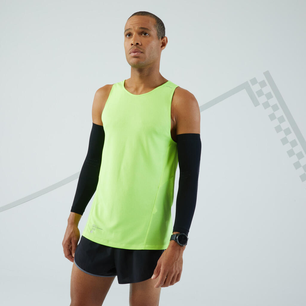 Cubrebrazos de Running para Adulto Kiprun con protección del frío negro