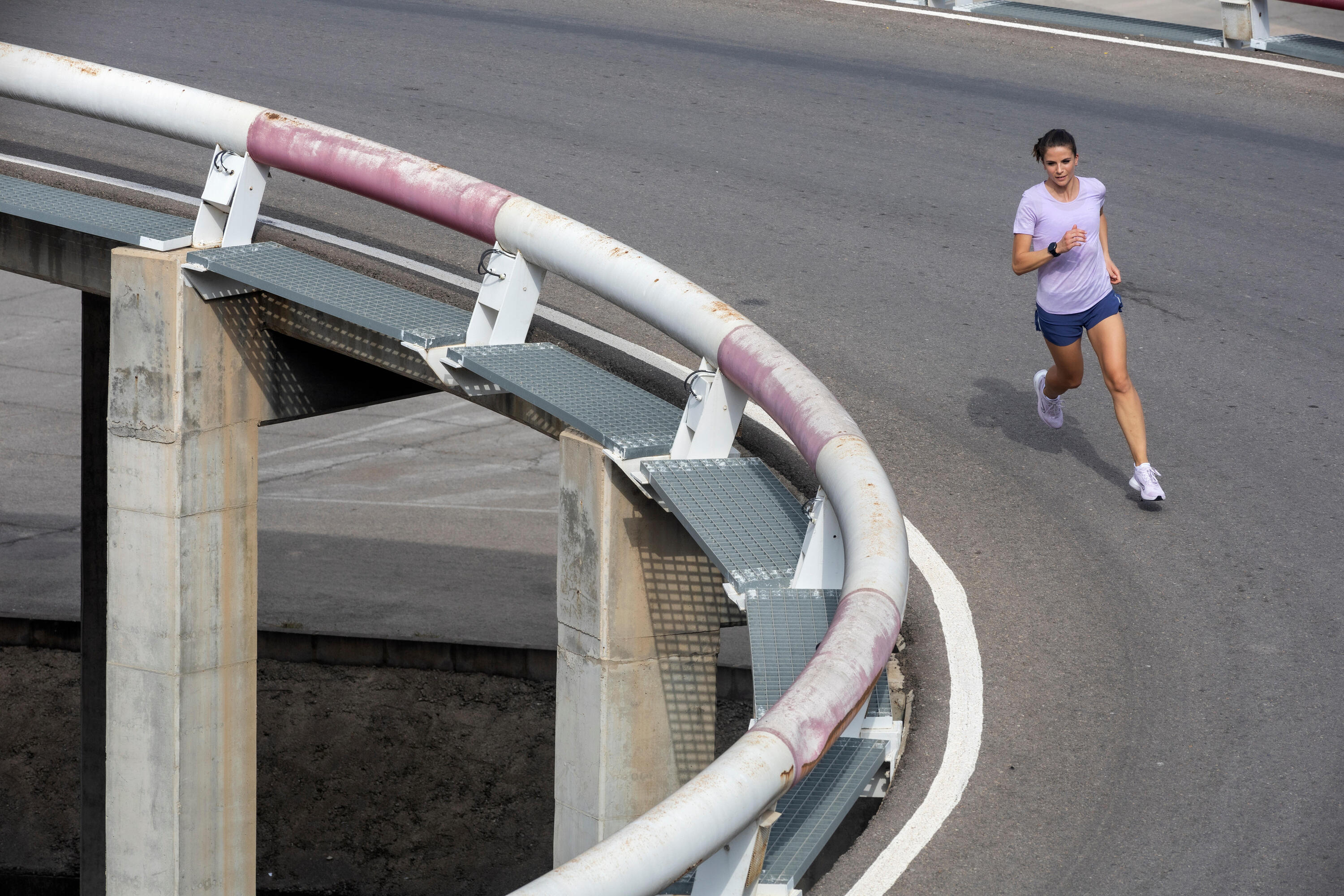 Women's Running & Trail Seamless T-Shirt-KIPRUN Run 500 Comfort-mauve 8/11