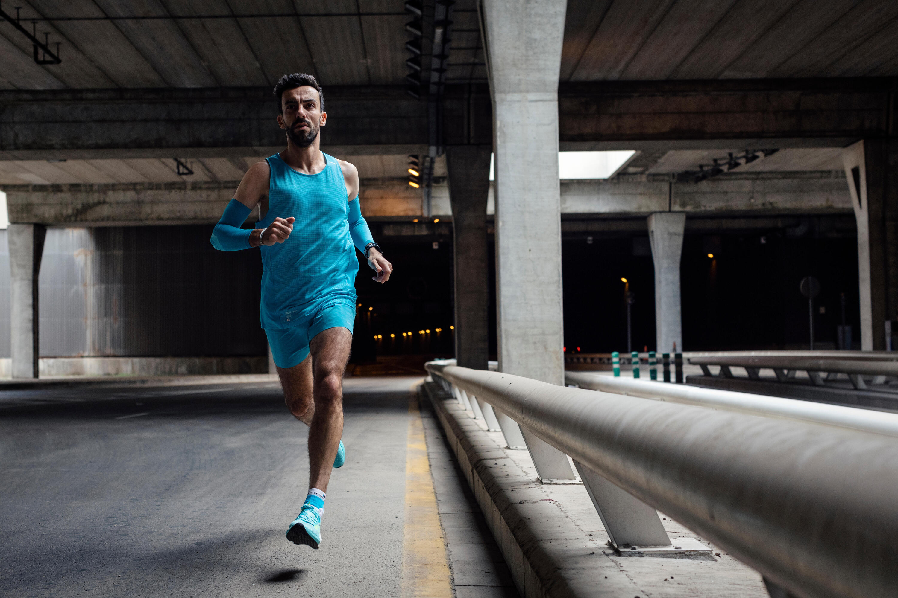 LIGHT MEN's RUNNING SHORTS LIGHT BLUE TURQUOISE 8/11