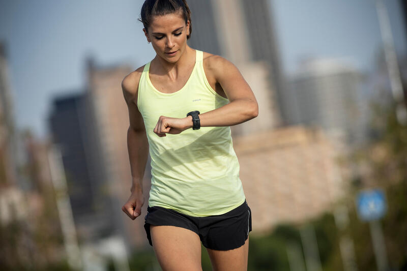 Corsa e ritmo: come scegliere il tuo orologio sportivo? | DECATHLON