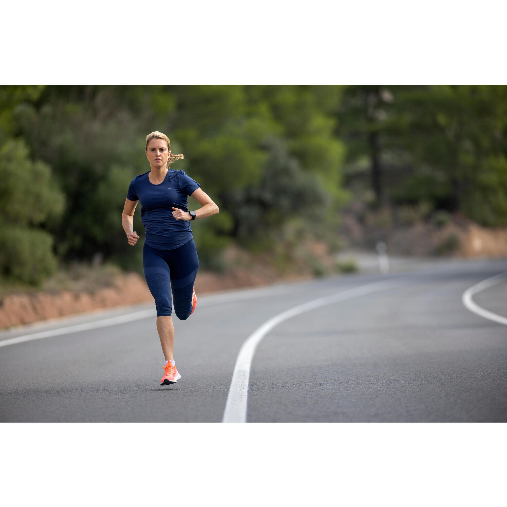 Women's seamless running & trail T-shirt - KIPRUN Run 500 Confort slate blue