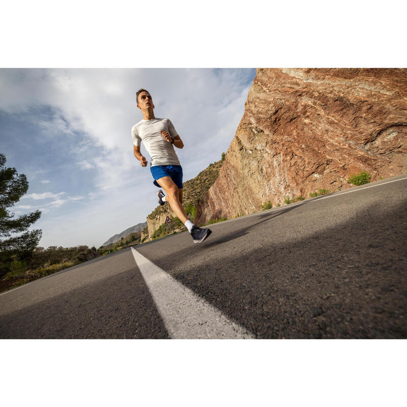 Férfi futópóló, varrásmentes - Kiprun Run 500 Confort