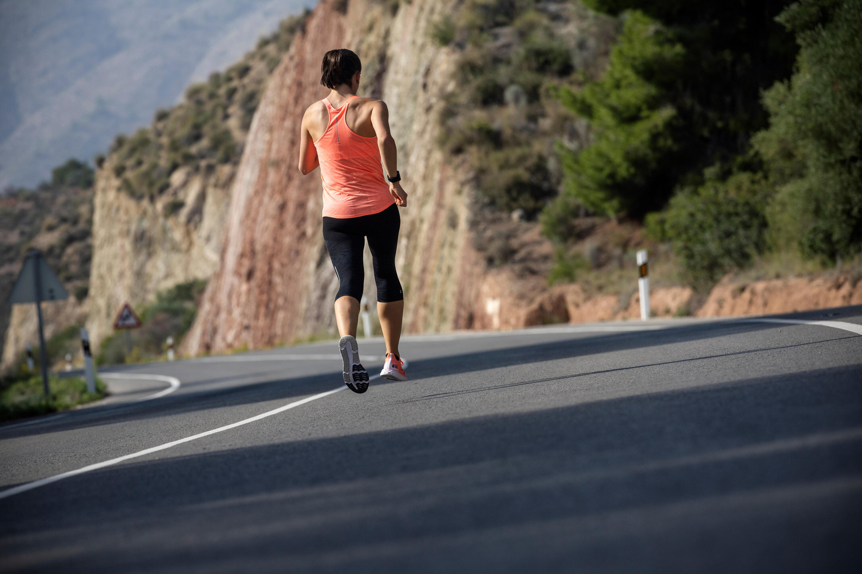 Camiseta sin mangas Running sin costuras mujer - KIPRUN Run 500 Confort coral  7/7