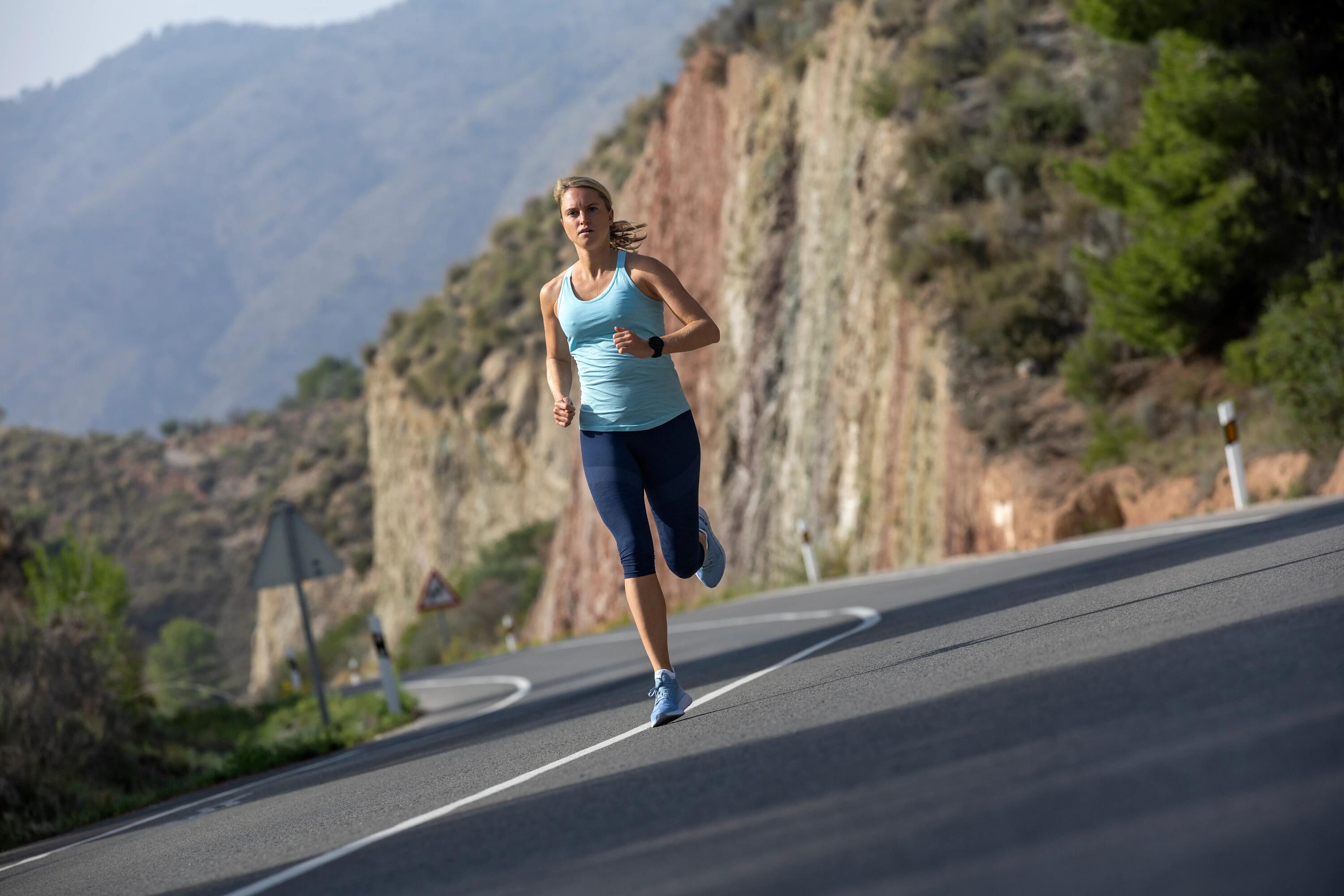 Women's Running Tank Top with Built-in Bra - KIPRUN Run 500 Comfort - sky blue 8/11