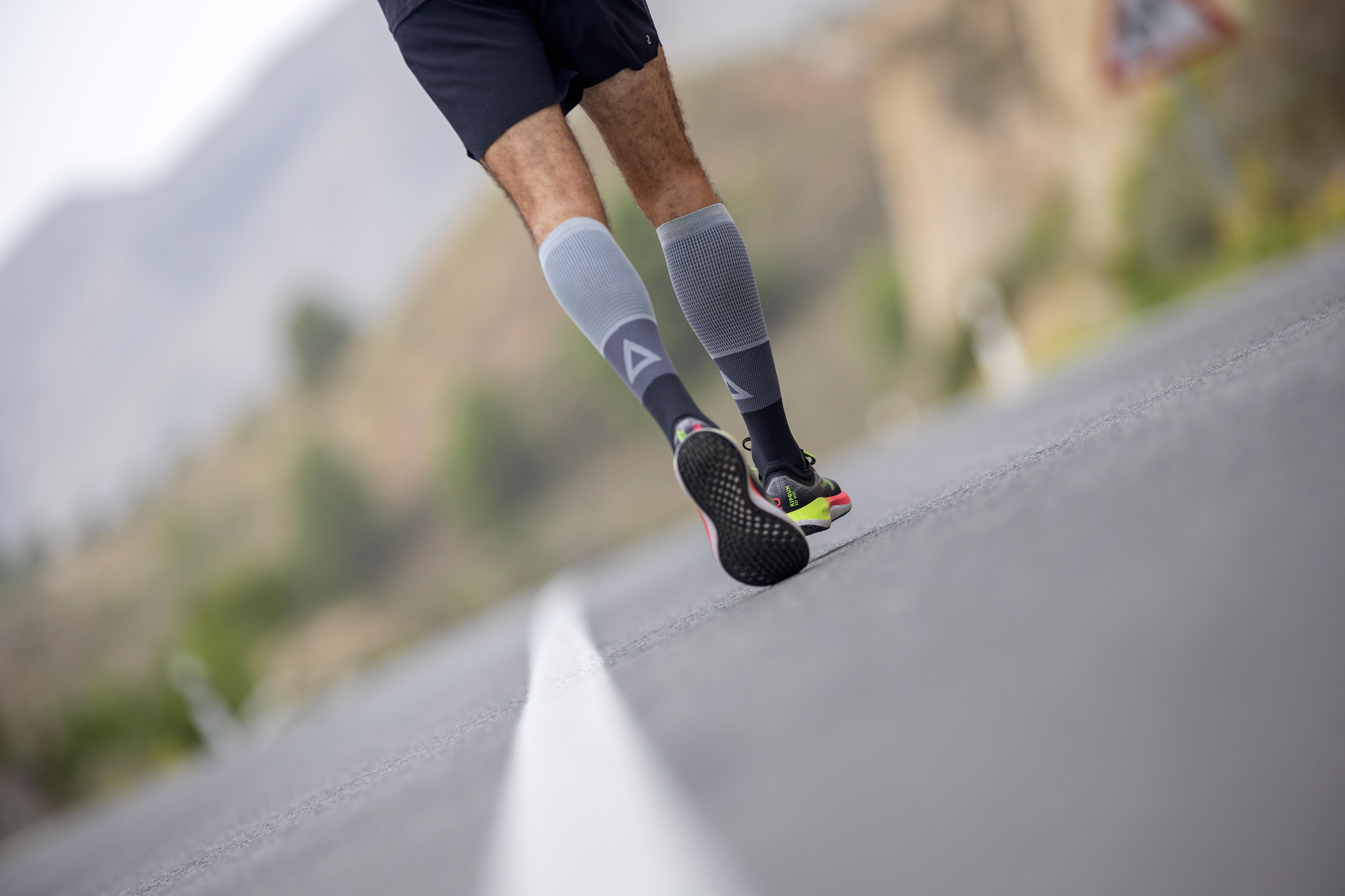 Chaussettes de compression pour la course à pied - Running 500 - Kiprun -  Décathlon