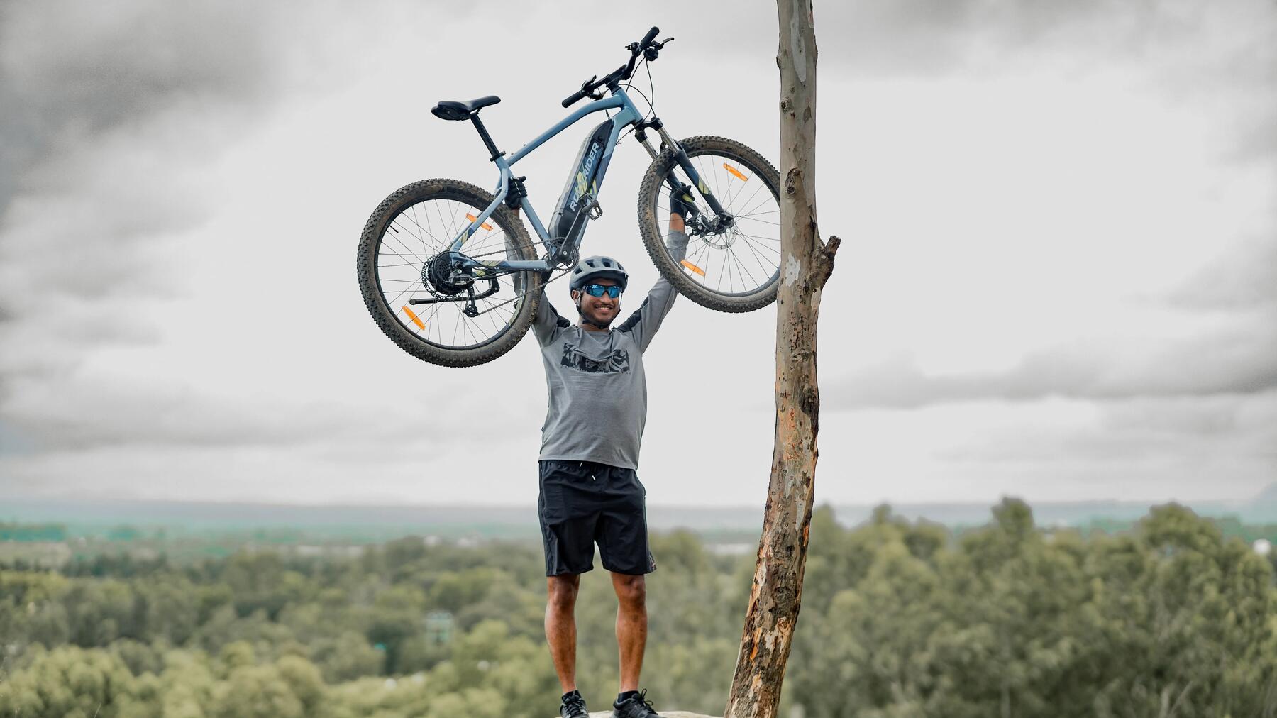 Hoe kies je een elektrische mountainbike en de accu - sportadvies DECATHLON