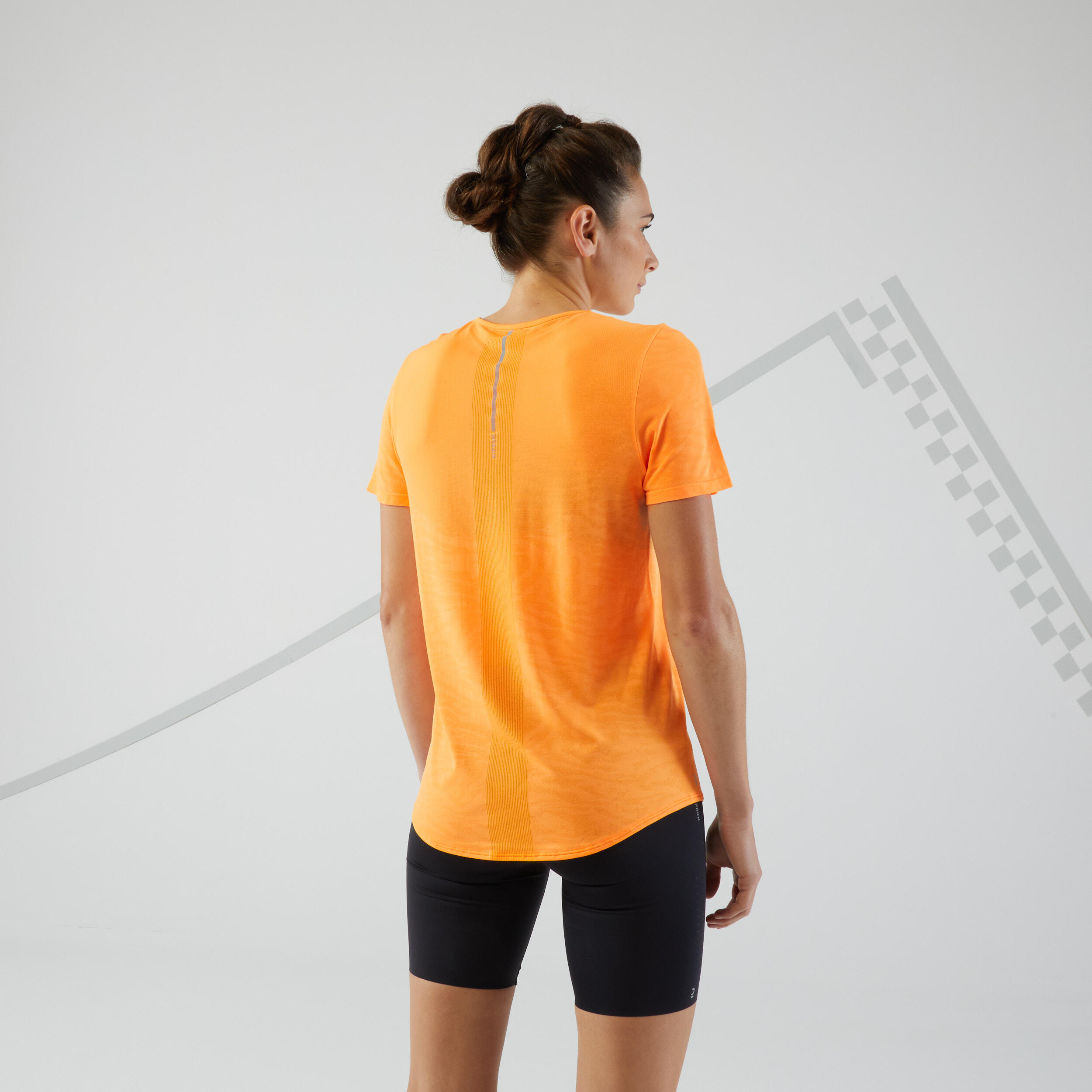 Women's Seamless Running & Trail T-Shirt-KIPRUN Run 500 Comfort-Orange 3/7