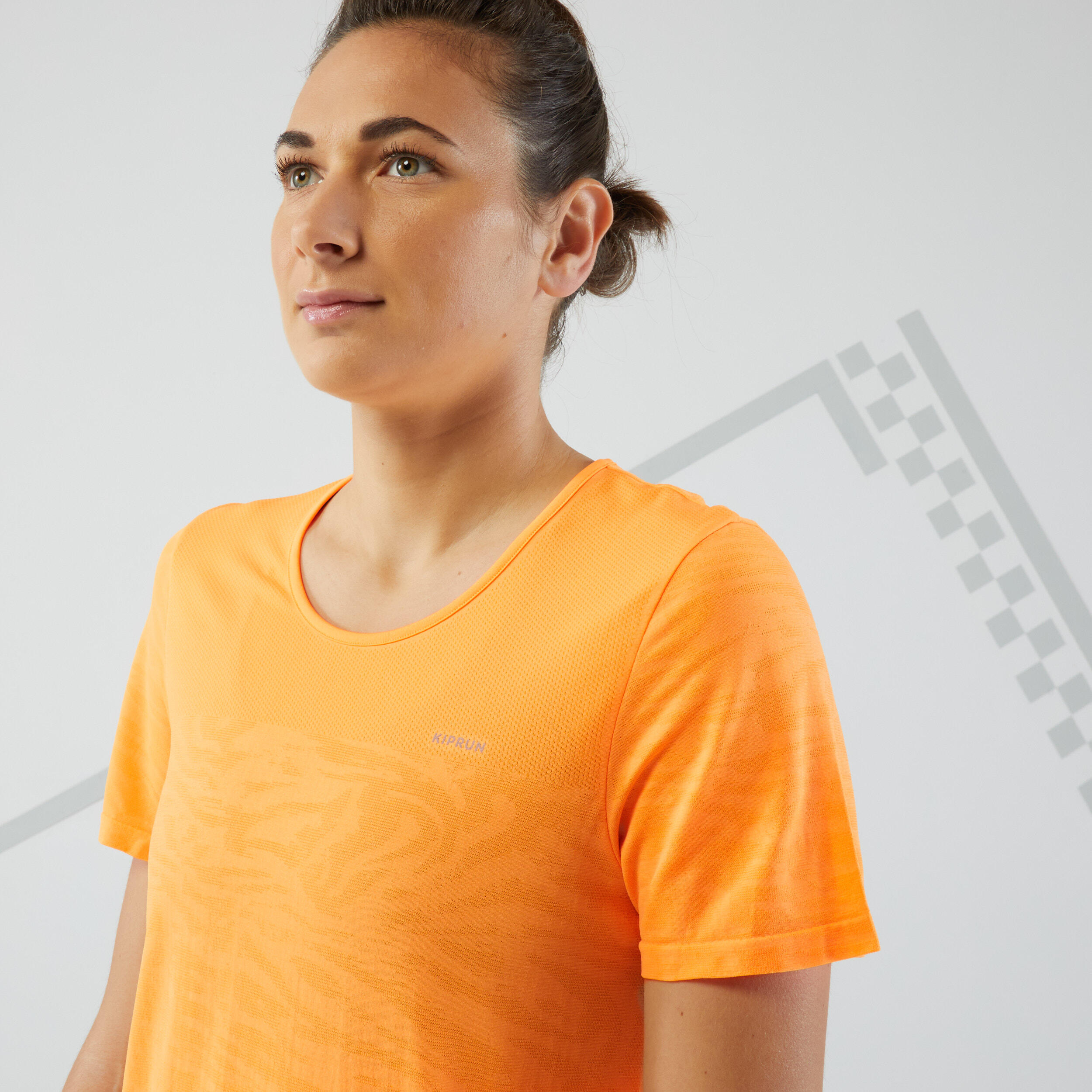 Women's Seamless Running & Trail T-Shirt-KIPRUN Run 500 Comfort-Orange 5/7
