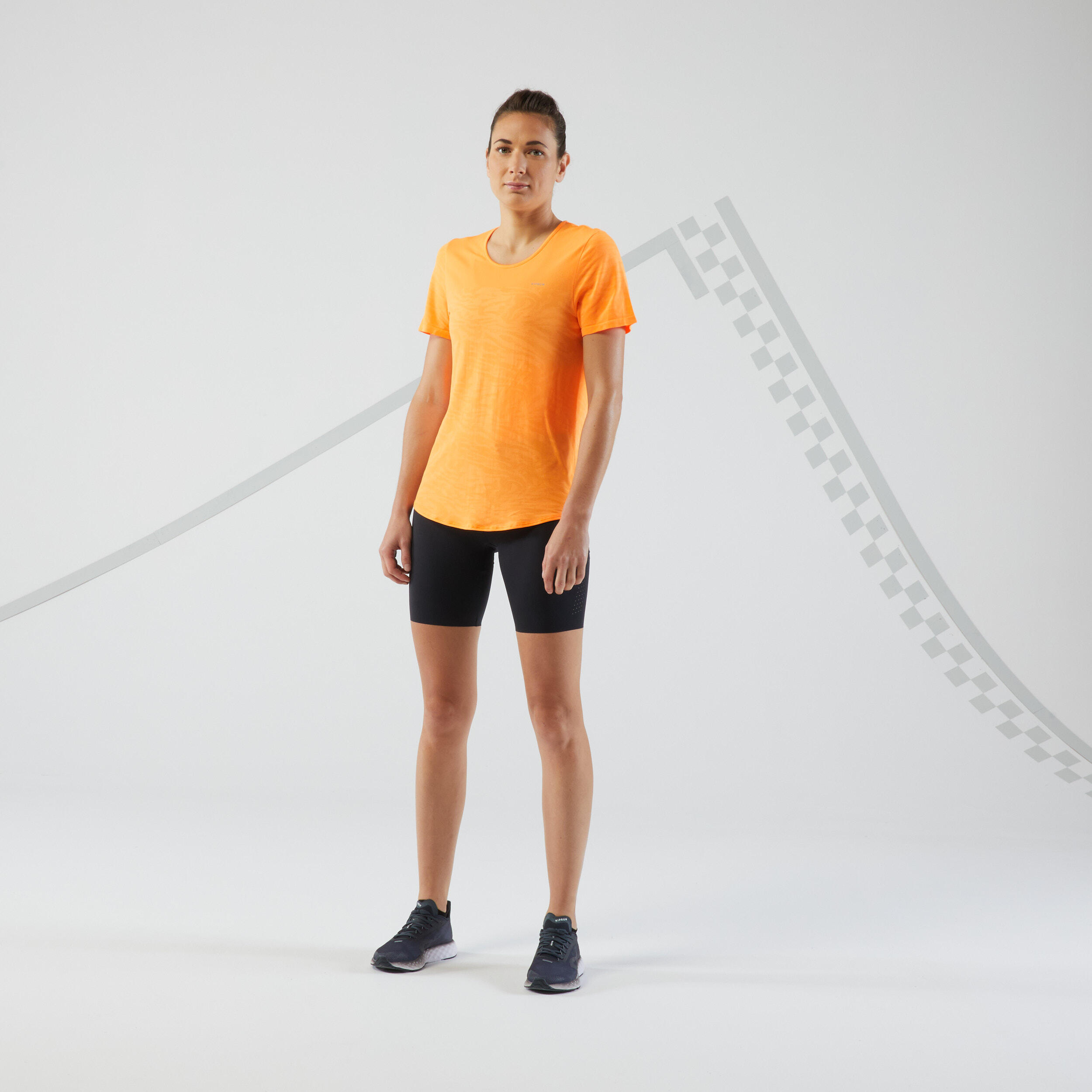 Women's Seamless Running & Trail T-Shirt-KIPRUN Run 500 Comfort-Orange 2/7