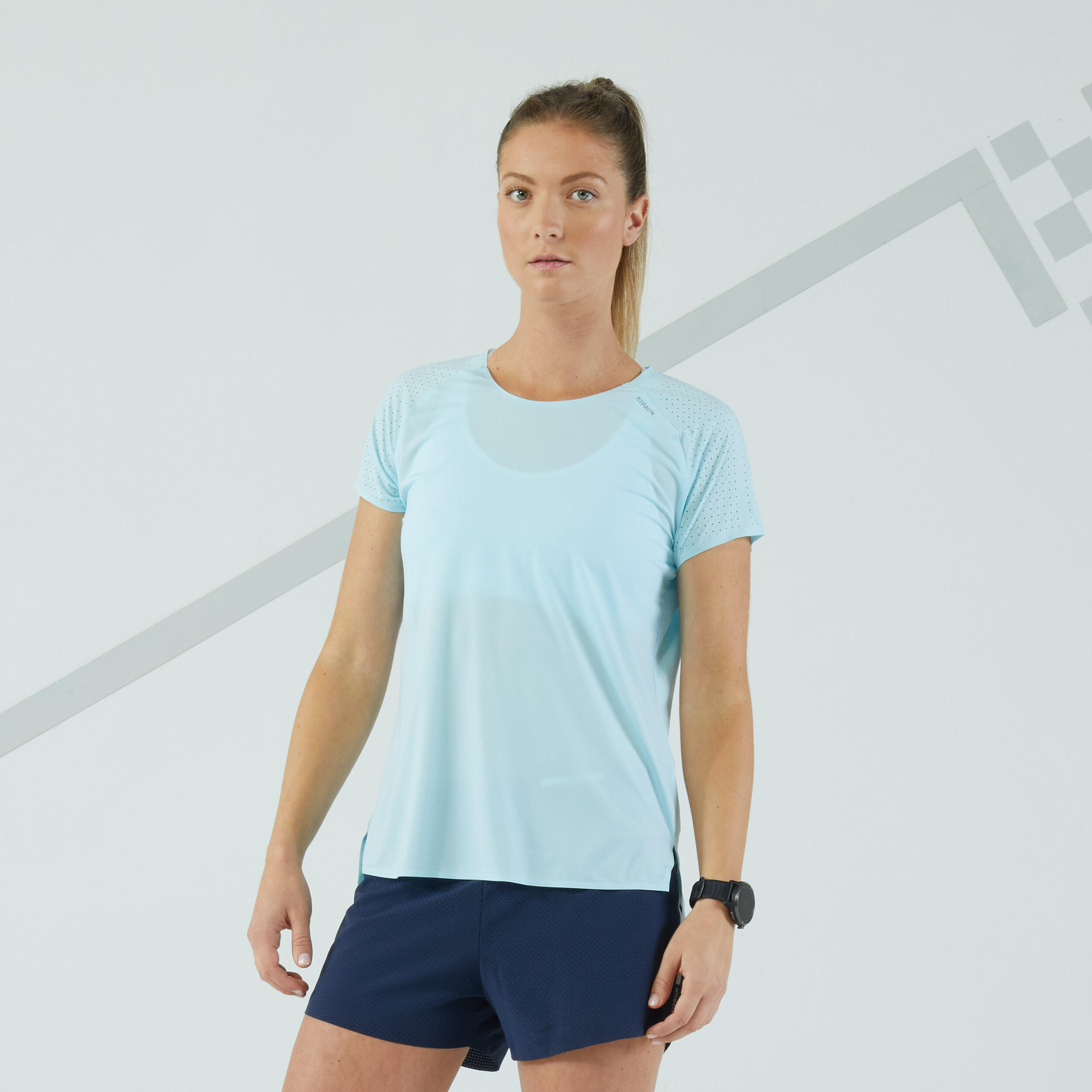 Women's KIPRUN Run 900 Light running T-shirt - Sky blue 1/6