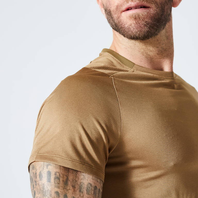 T-Shirt Pria Fitness Breathable Crew Neck Reguler - Coklat
