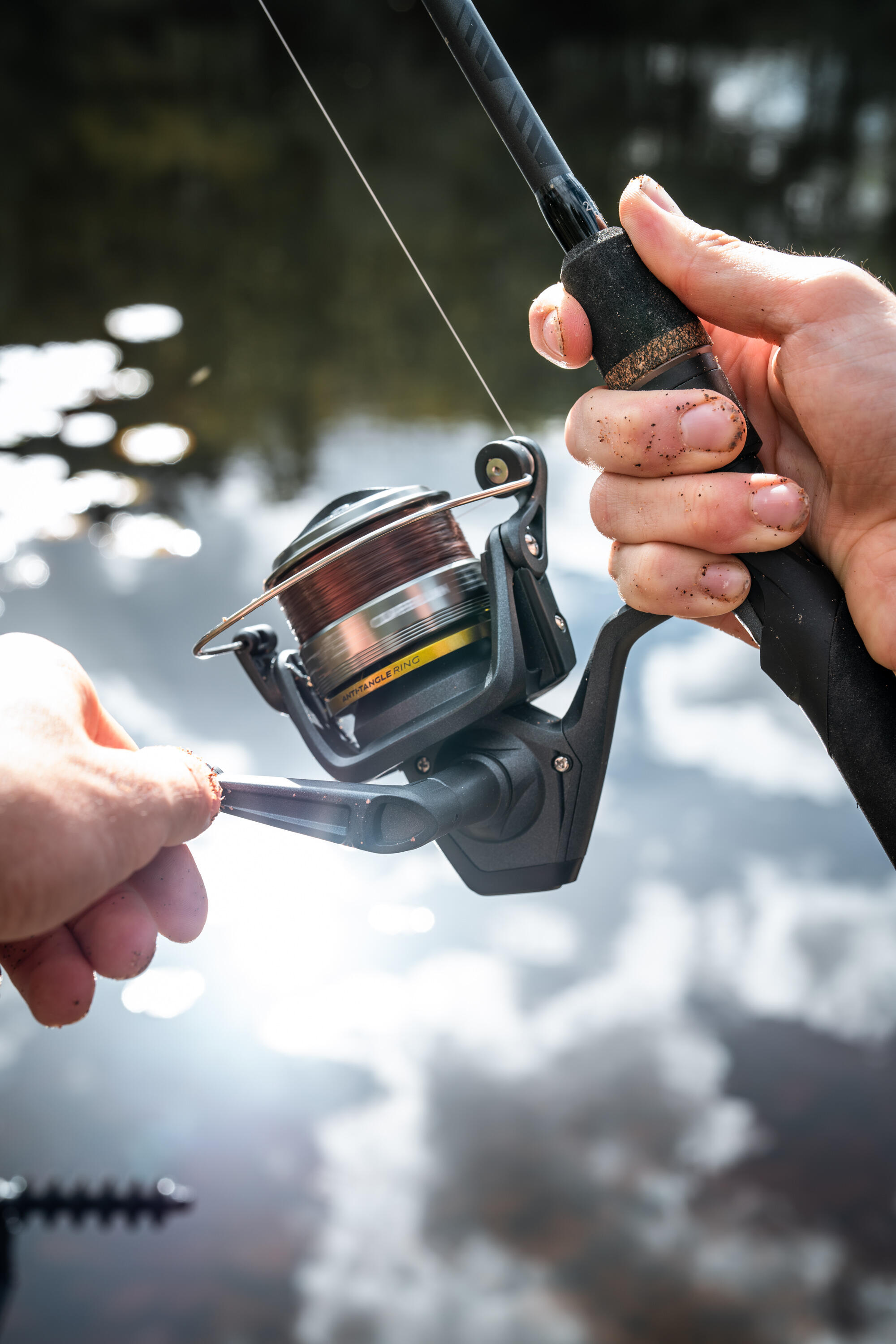 Carreto de Pesca com Gaiola de Engodo Sensitiv 100 de tamanho 5000 13/14