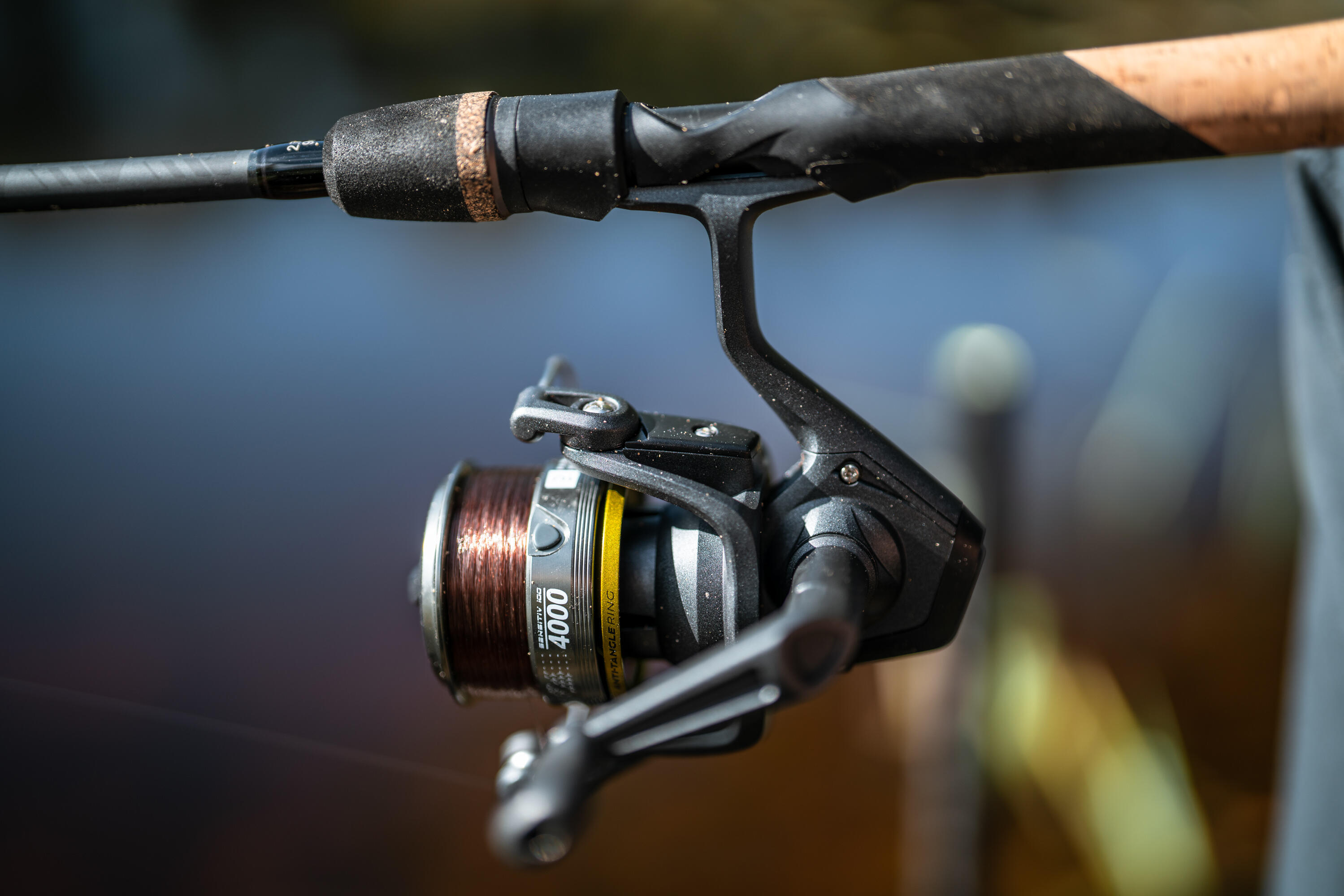 Carreto de Pesca com Gaiola de Engodo Sensitiv 100 de tamanho 5000 14/14