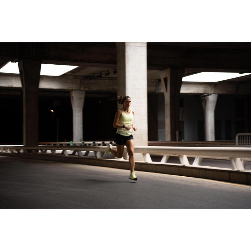 Débardeur running avec brassière intégrée Femme - KIPRUN Run 500 Confort jaune