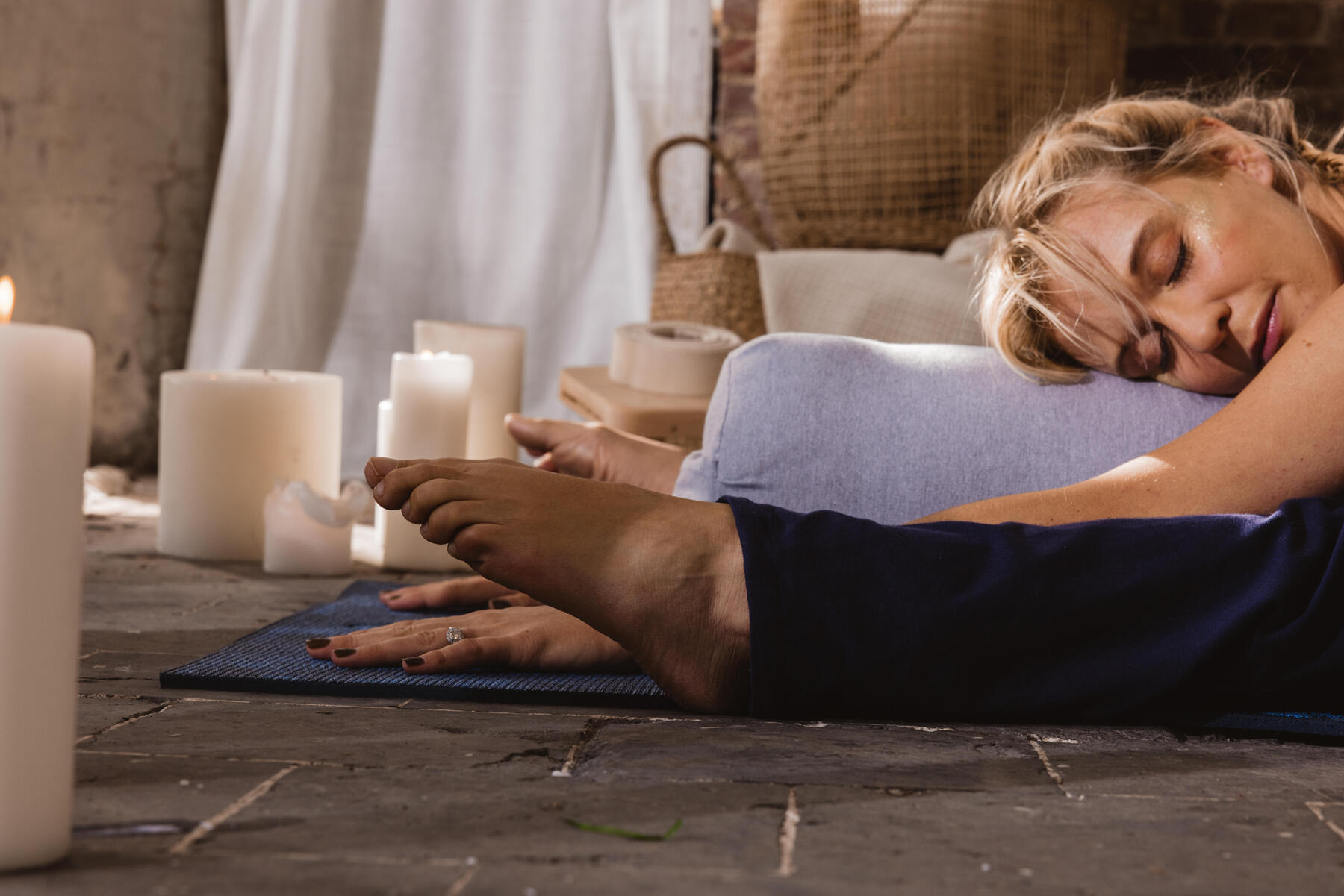 Restorative Yoga kann zu einer besseren Schlafqualität beitragen