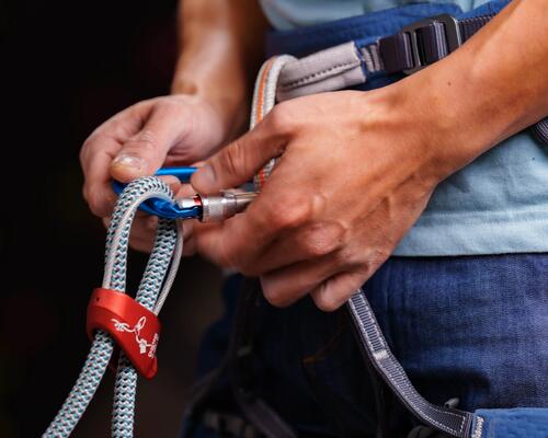belay system for indoor climbing
