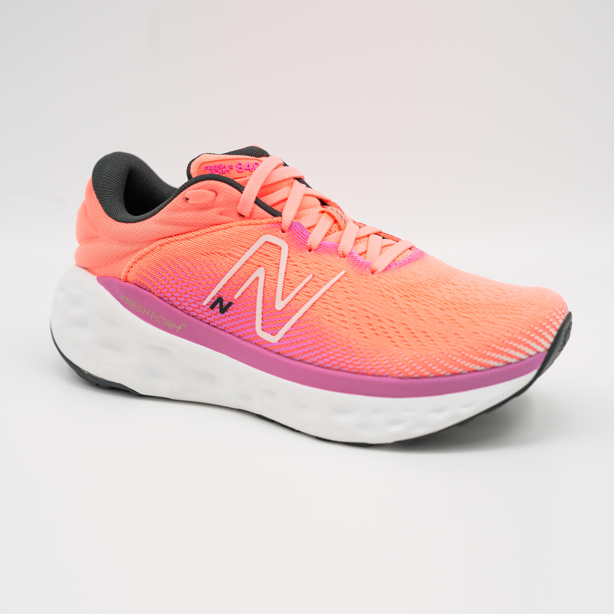 NB 840 Women's Running Shoes SS23 - PINK 2/5