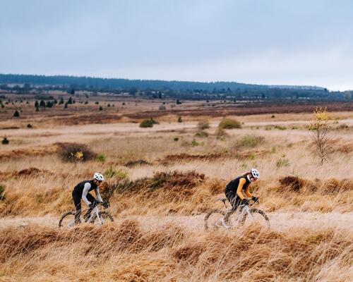 Quelle tenue pour pratiquer le vélo gravel par tout temps ?