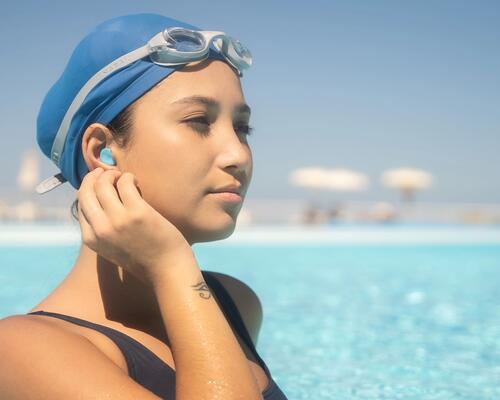 Jak zabezpieczyć uszy przed wodą?