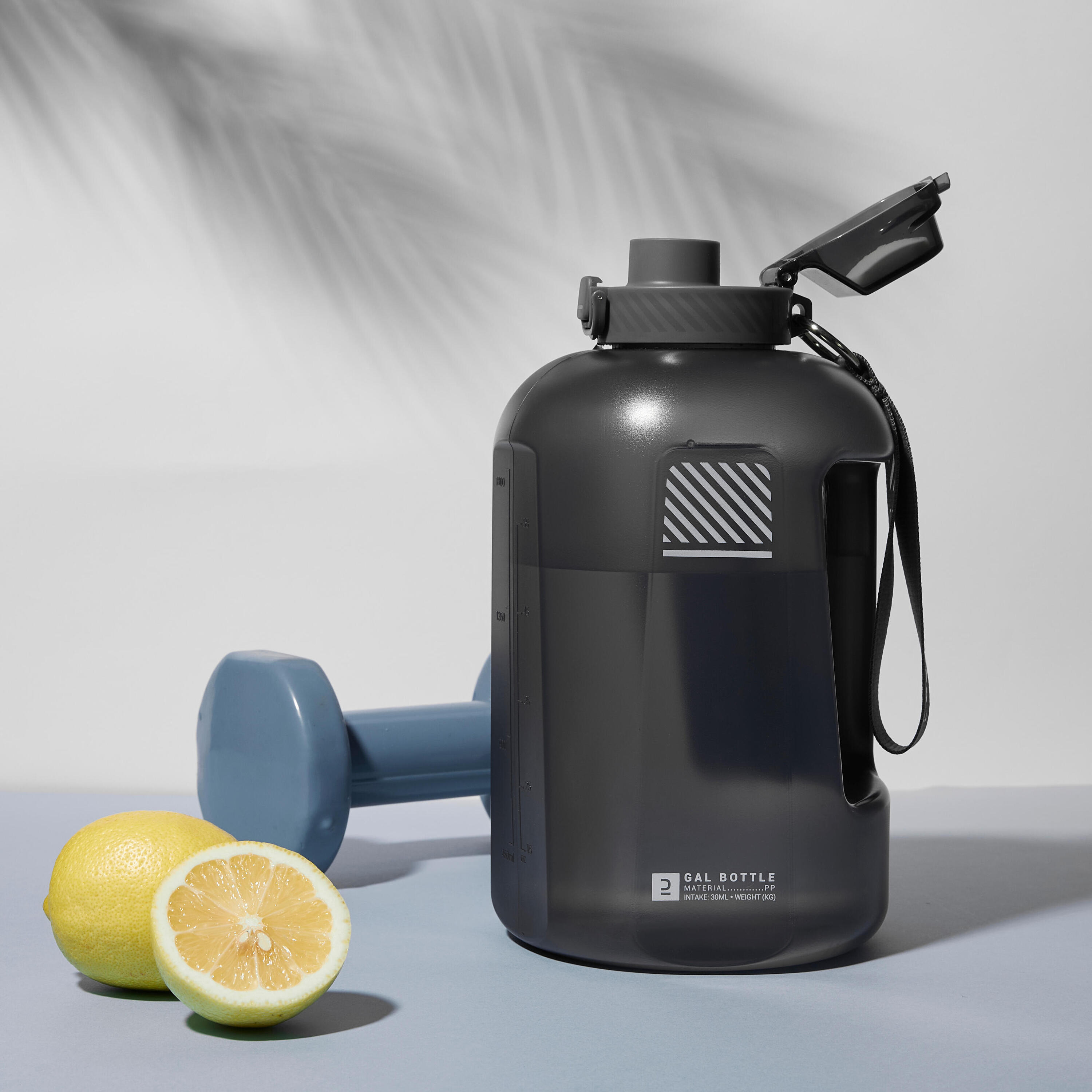 Bouteille d'eau de musculation 2,2 L 6/7